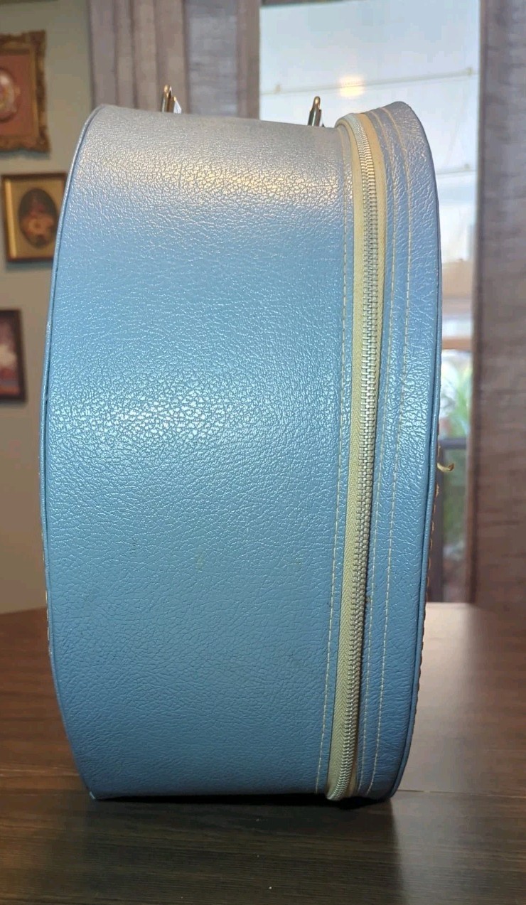 Vintage Travins Made In America Zippered Aqua Blue Travel Hat Bag / Luggage
