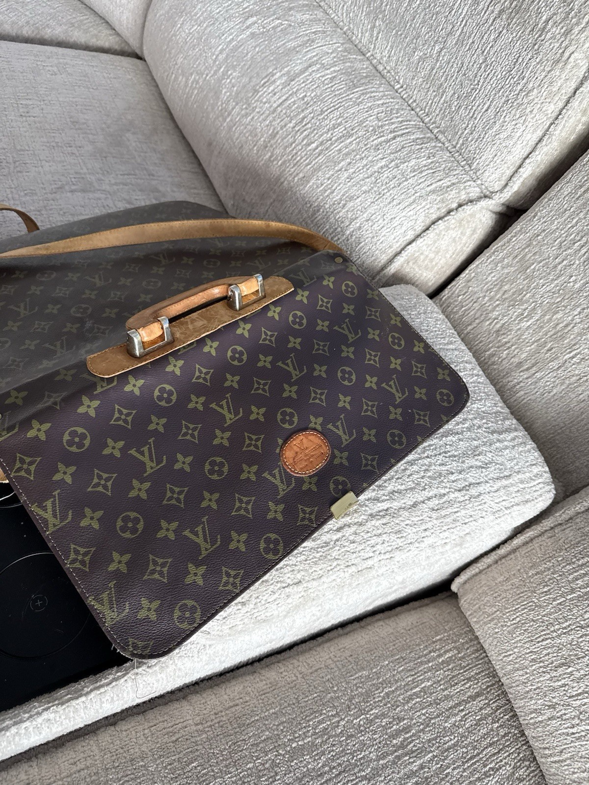 Louis Vuitton Monogram Vintage And Restored Elegant- Classic Monogram Briefcase