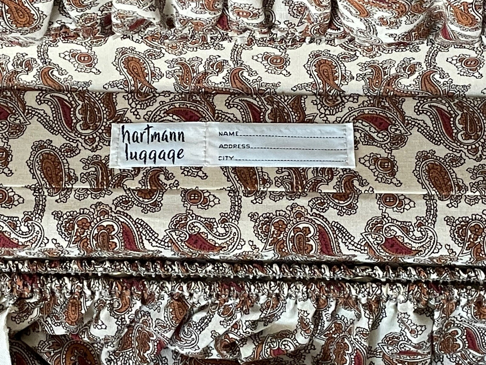 Vintage Hartmann Luggage 24″ Suitcase w Two Keys Paisley Interior NEAR MINT