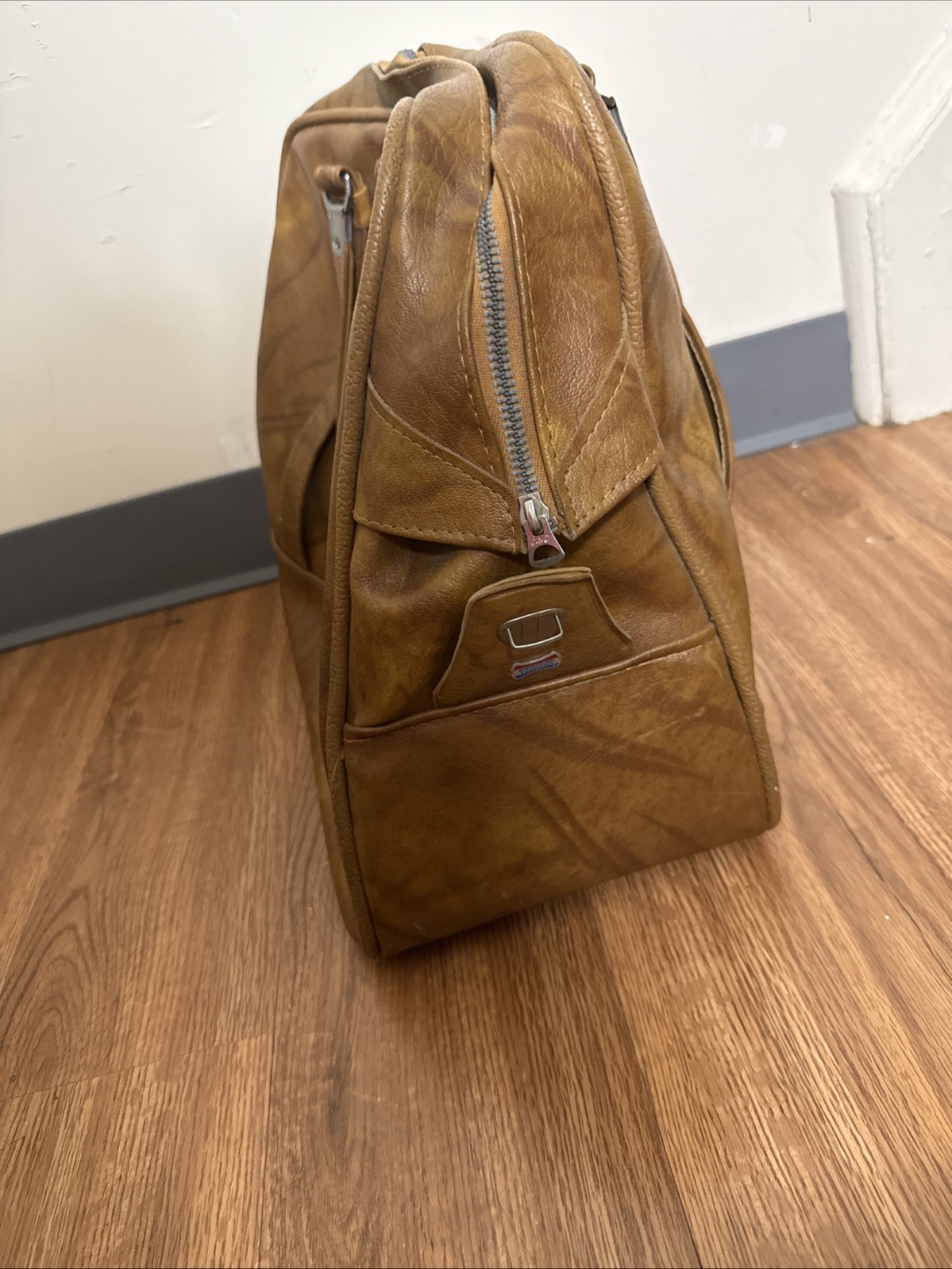 AMERICAN TOURIST Vintage Luggage Carry On Tote Overnight Bag Brown…, No Key