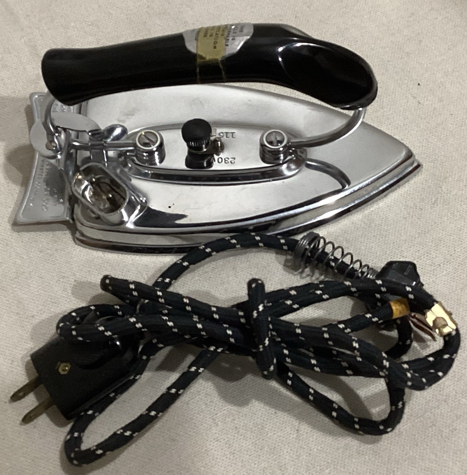 Vintage Durabilt Continental Folding Handel Travel Iron 115v – 230v W/ Carry Bag
