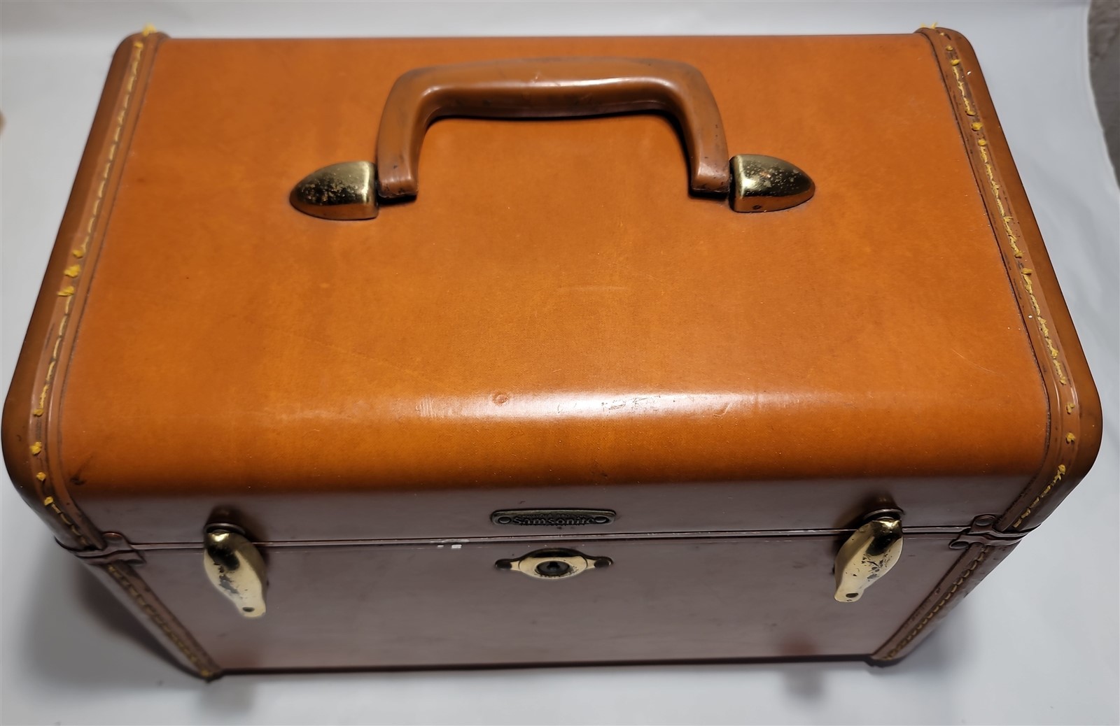 Samsonite Shwayder Bros. Brown Leatherette Train Case Model 4612 – No key