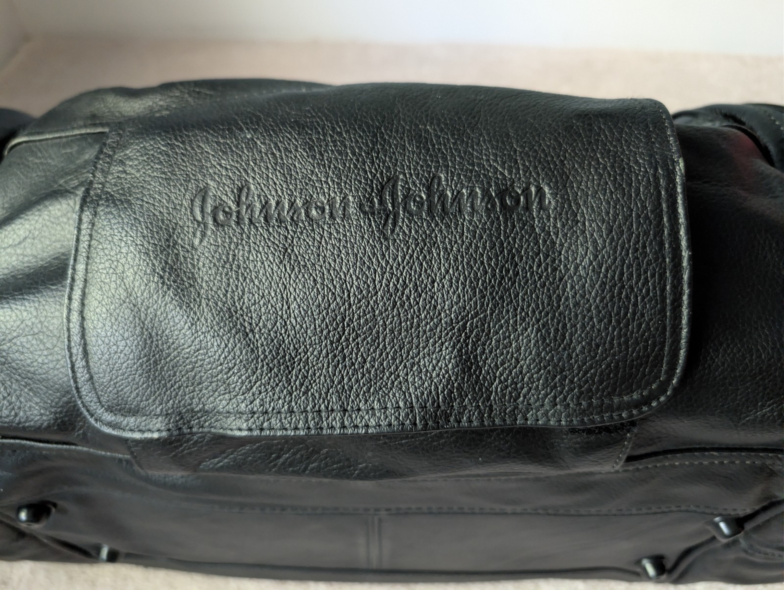 Vintage Johnson & Johnson Promo AmeriLeather Duffel Travel Bag Black 20″ Luggage