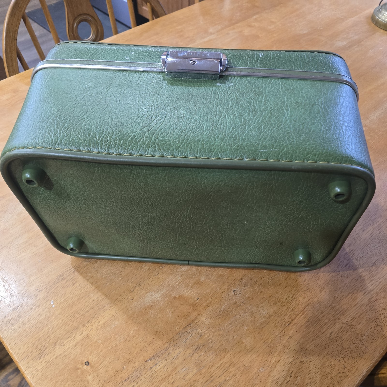 Vintage 1950s blue Invicta makeup case complete with mirror!