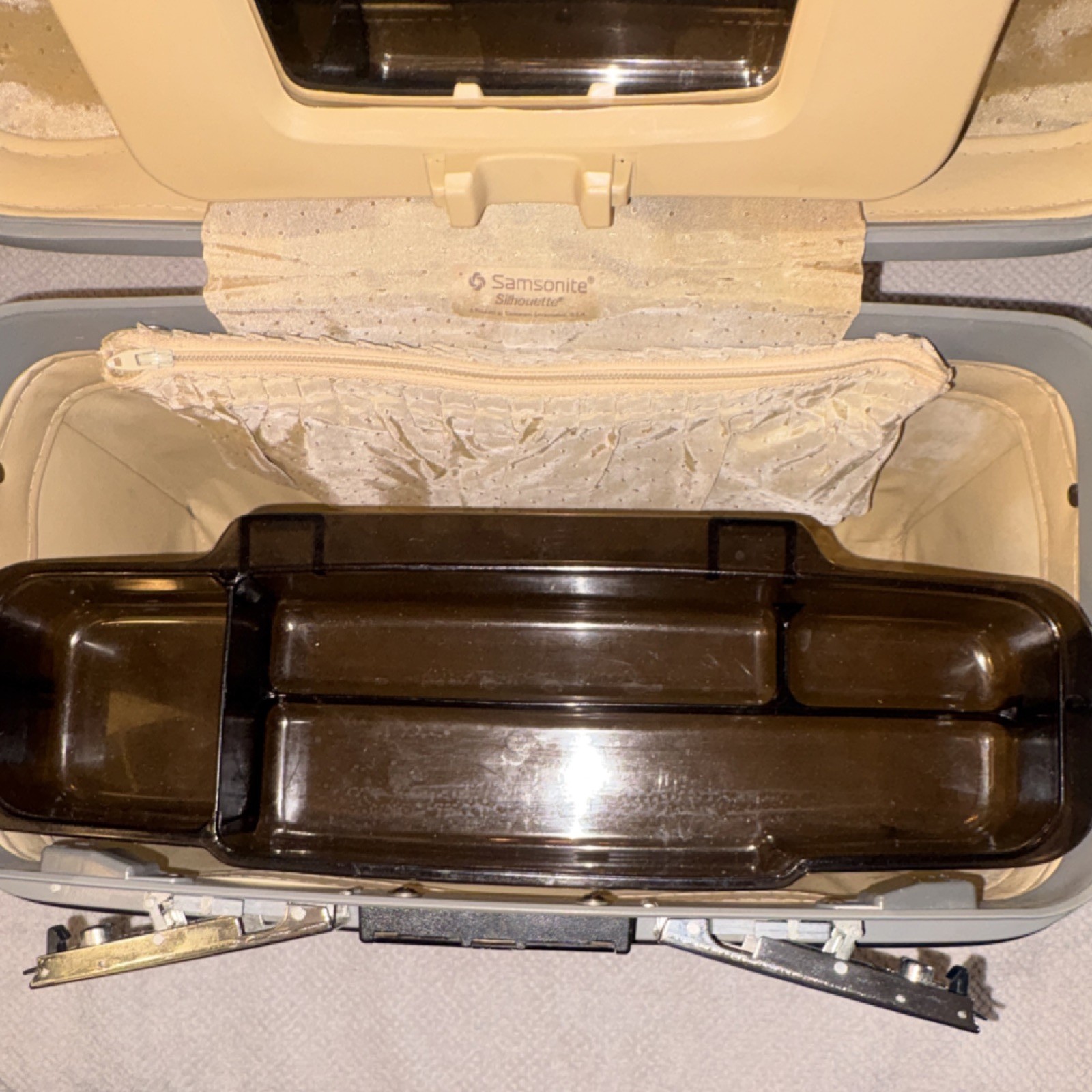 Samsonite Silhouette Vintage Hard Shell Vanity Case Brown with Mirror