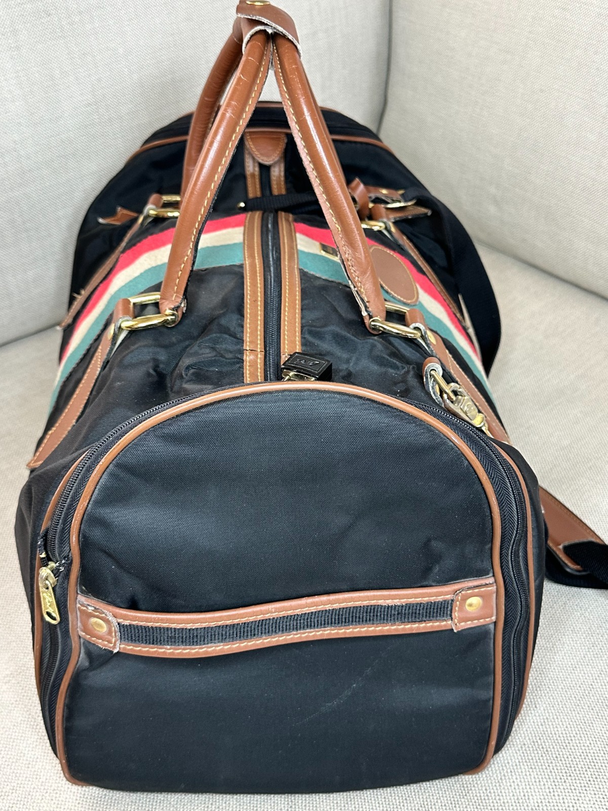 Vintage Lark Weekender Duffel | Expandable Sides | Lock + Strap