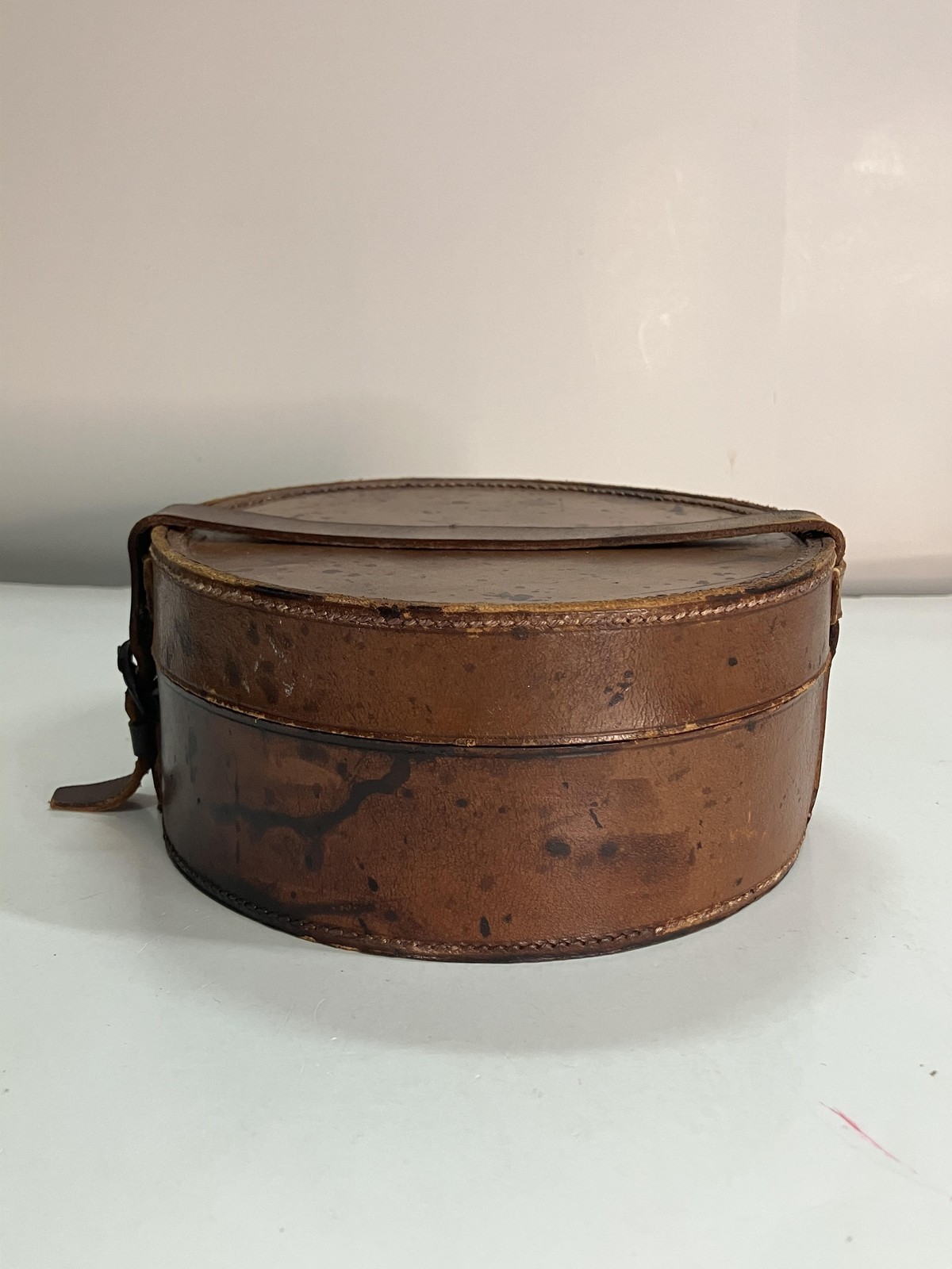 Vintage Brown Leather Round Hard Case Storage Box Buckle Strap Travel Decor
