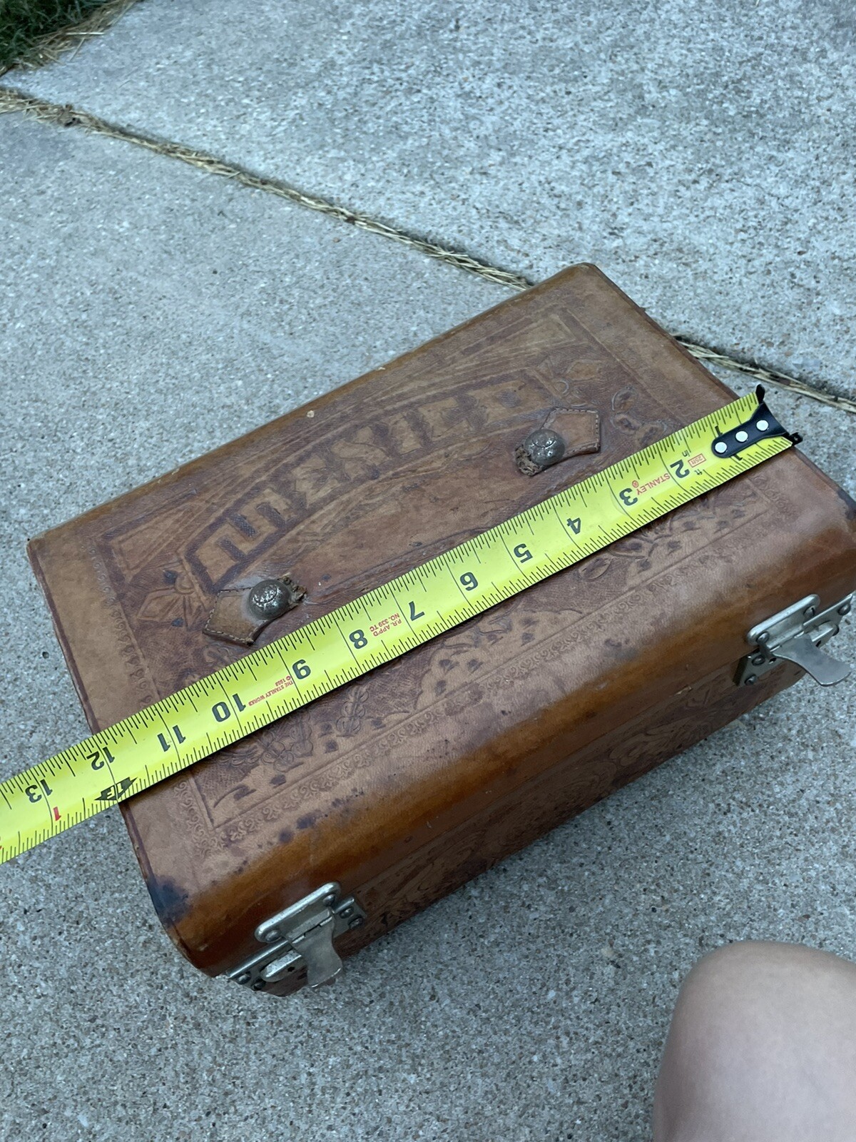 Vintage Hand Tooled Leather Train Case Made In Mexico Luggage Mirror NL *Rd desc