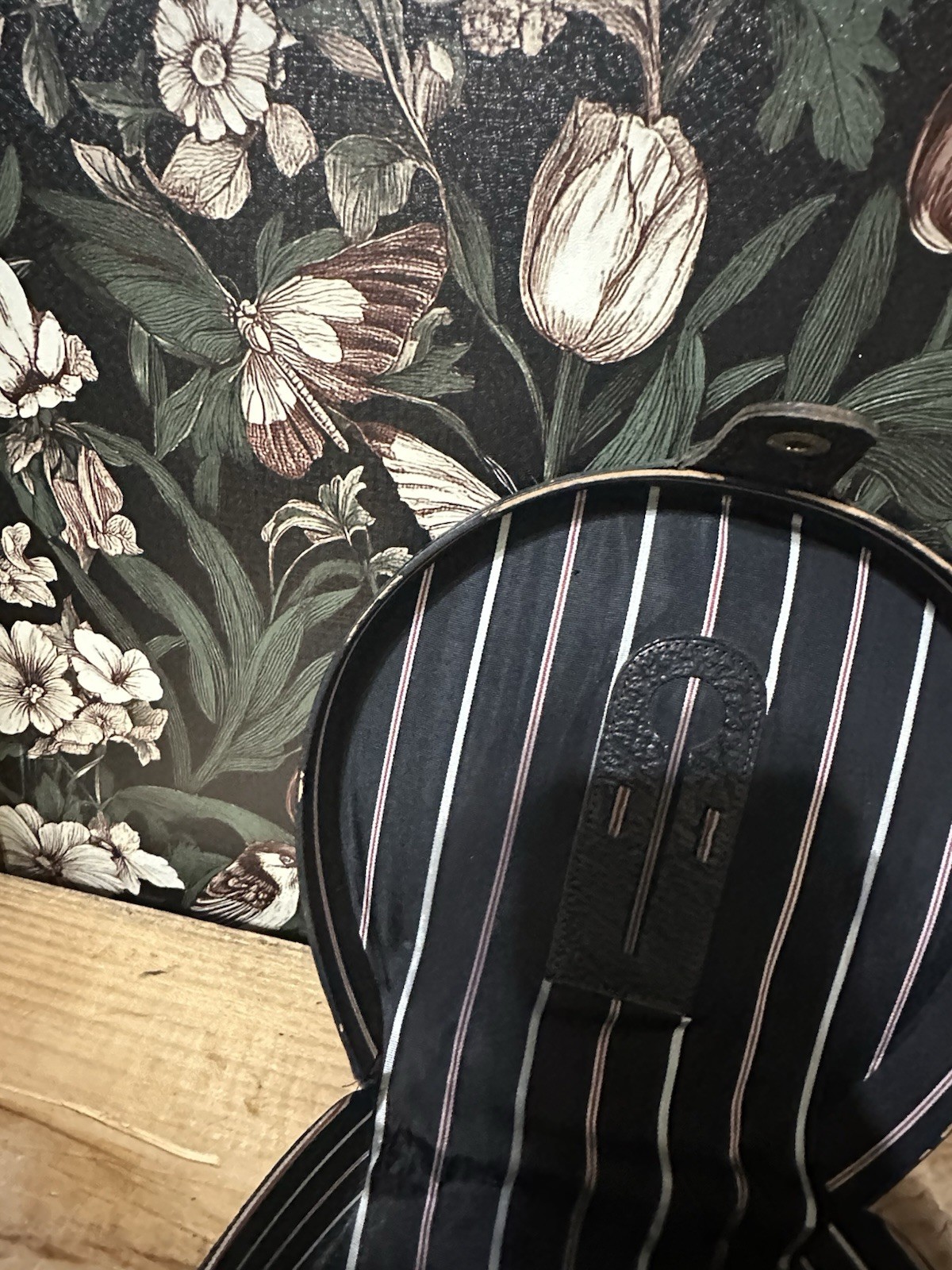 Vintage trademark travel accessory bag