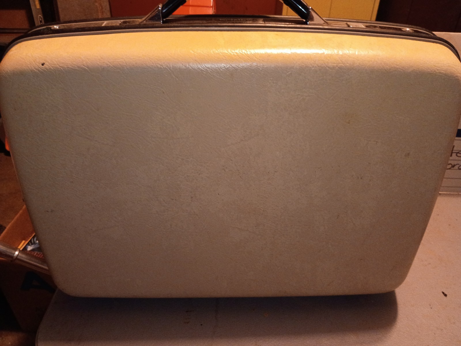 Vintage Samsonite Silhouette White Hard Shell Luggage 20” x 16” x 7”