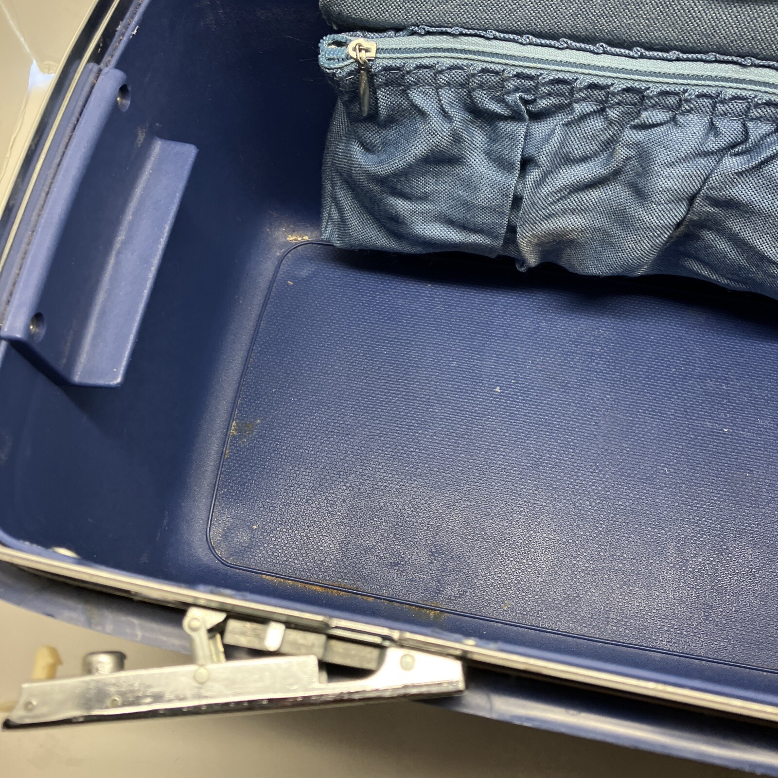 samsonite concord Make Up Case With Key Mirror And Tray