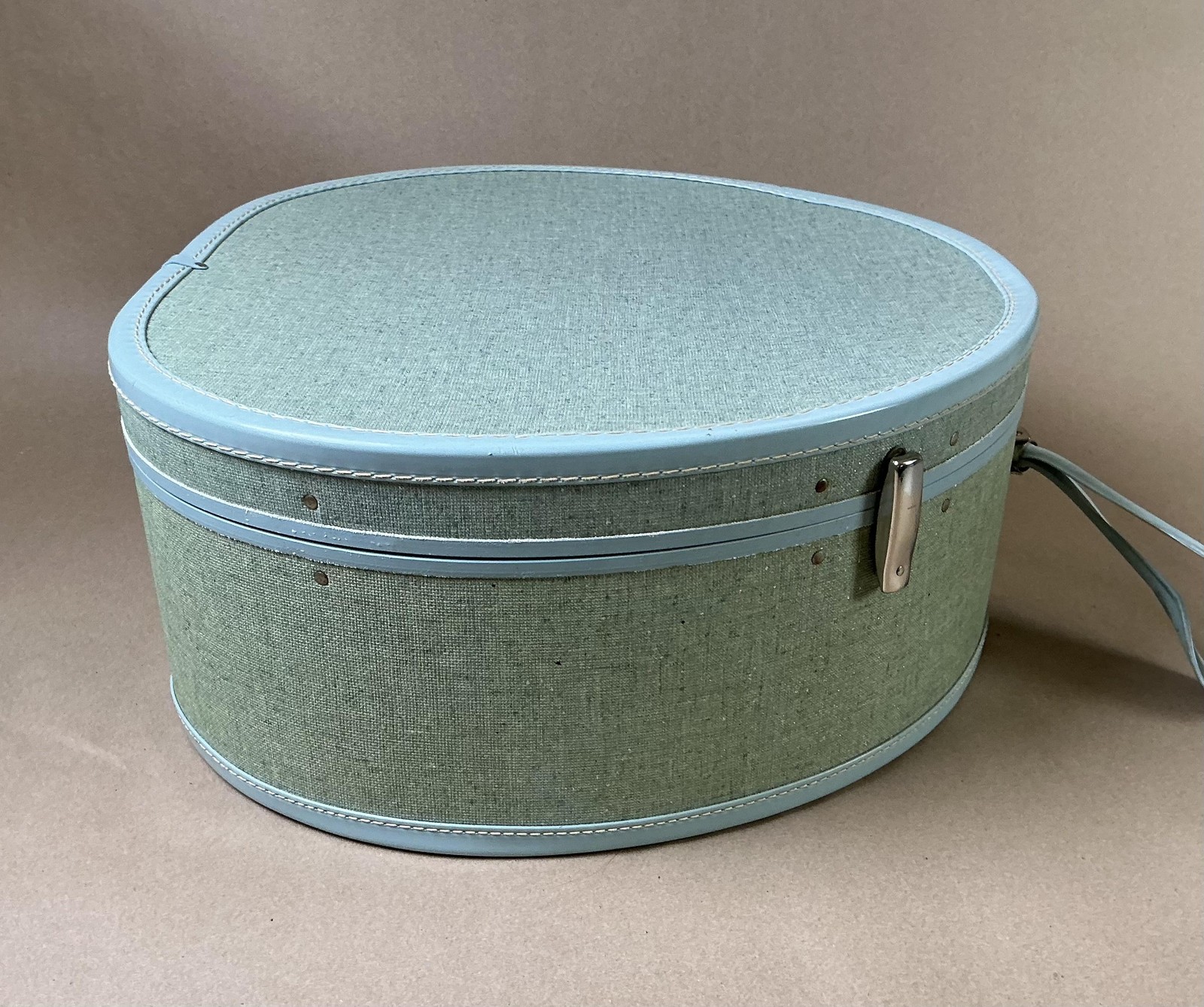 Vintage Royal Traveller Hat Box Green Vinyl Hard Shell Round Suitcase Luggage