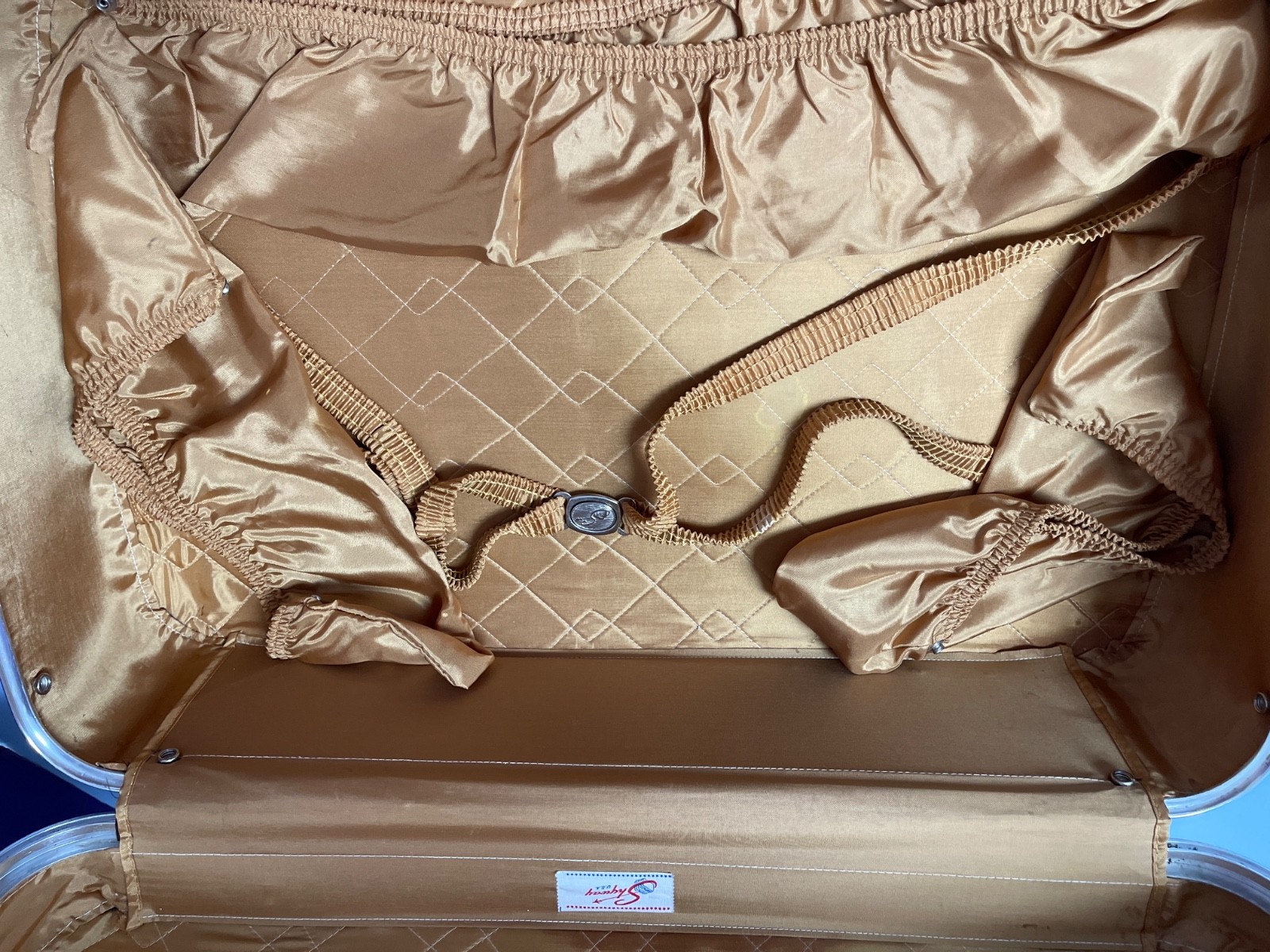 Vintage 1970’s Skyway Plaid Tweed Boho Hippie Luggage Suitcase