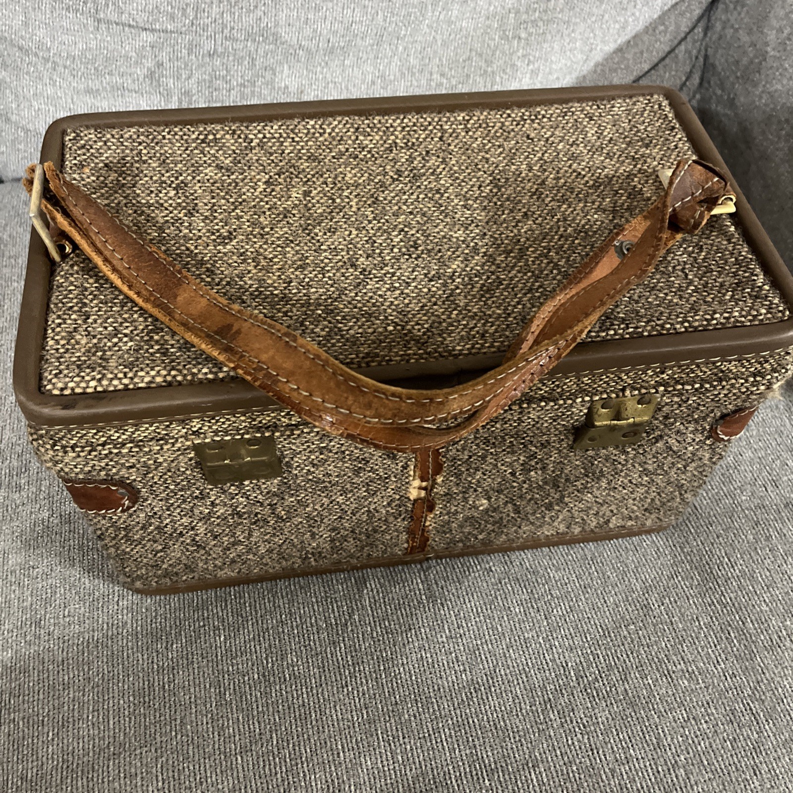 Vintage Hartmann Luggage Tweed & Leather Travel Cosmetic Case Overnight Carry On