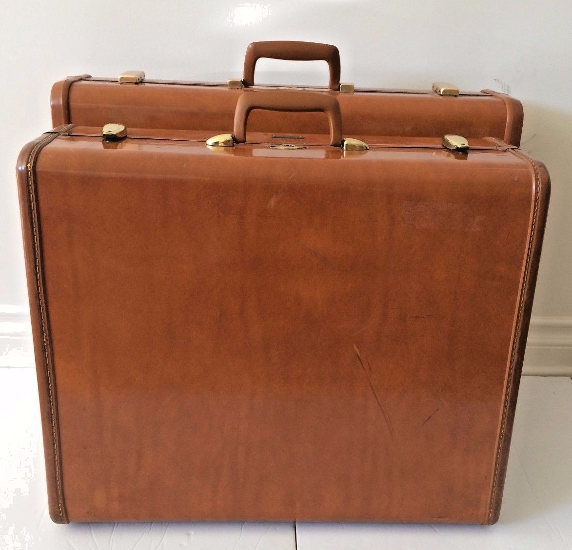 Set of Two Vintage Samsonite of Canada Luggage Travel Suitcases No Keys 24&21”