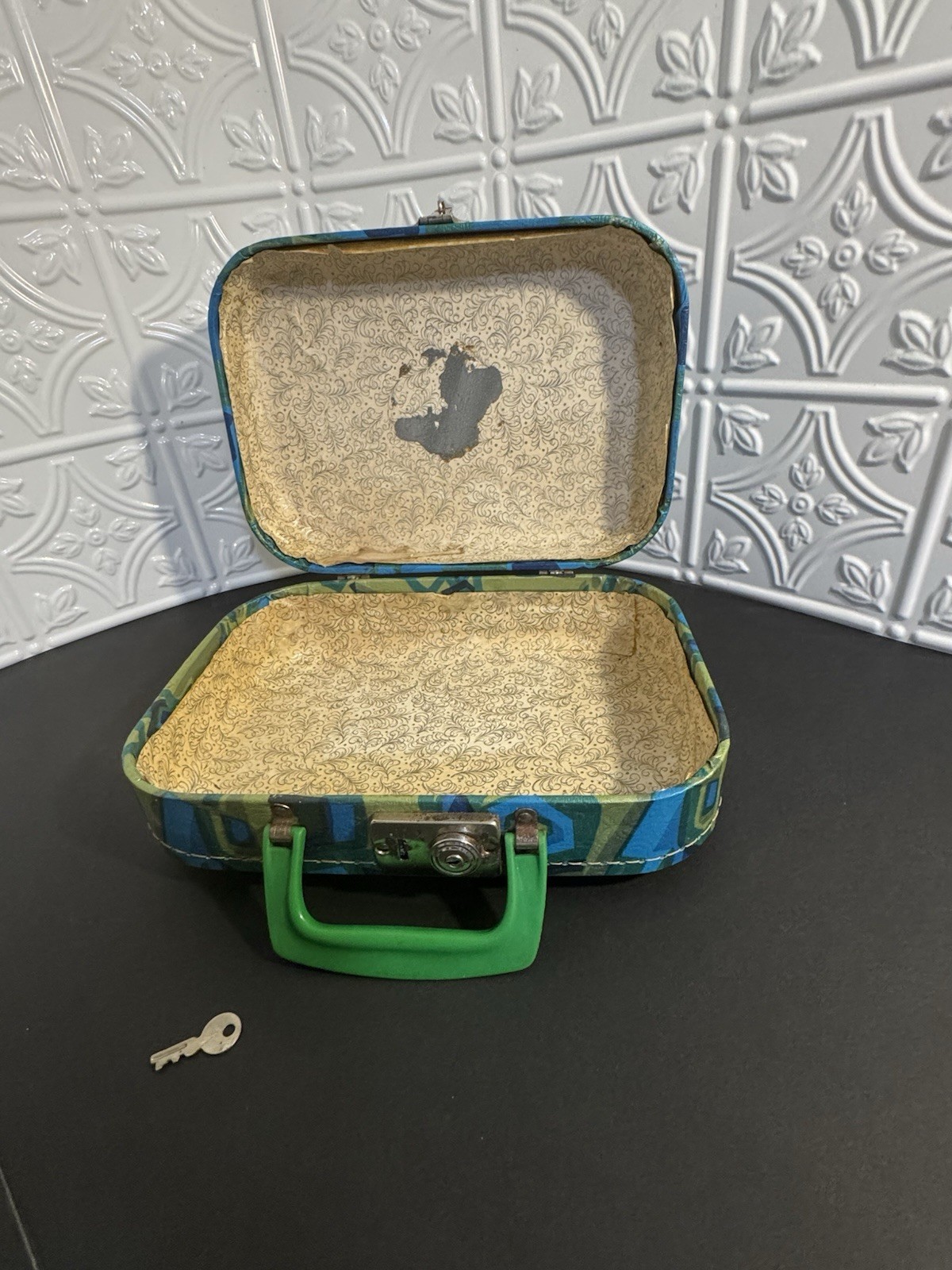 Vintage Retro Hardback Psychedelic Abstract Art Luggage. Small