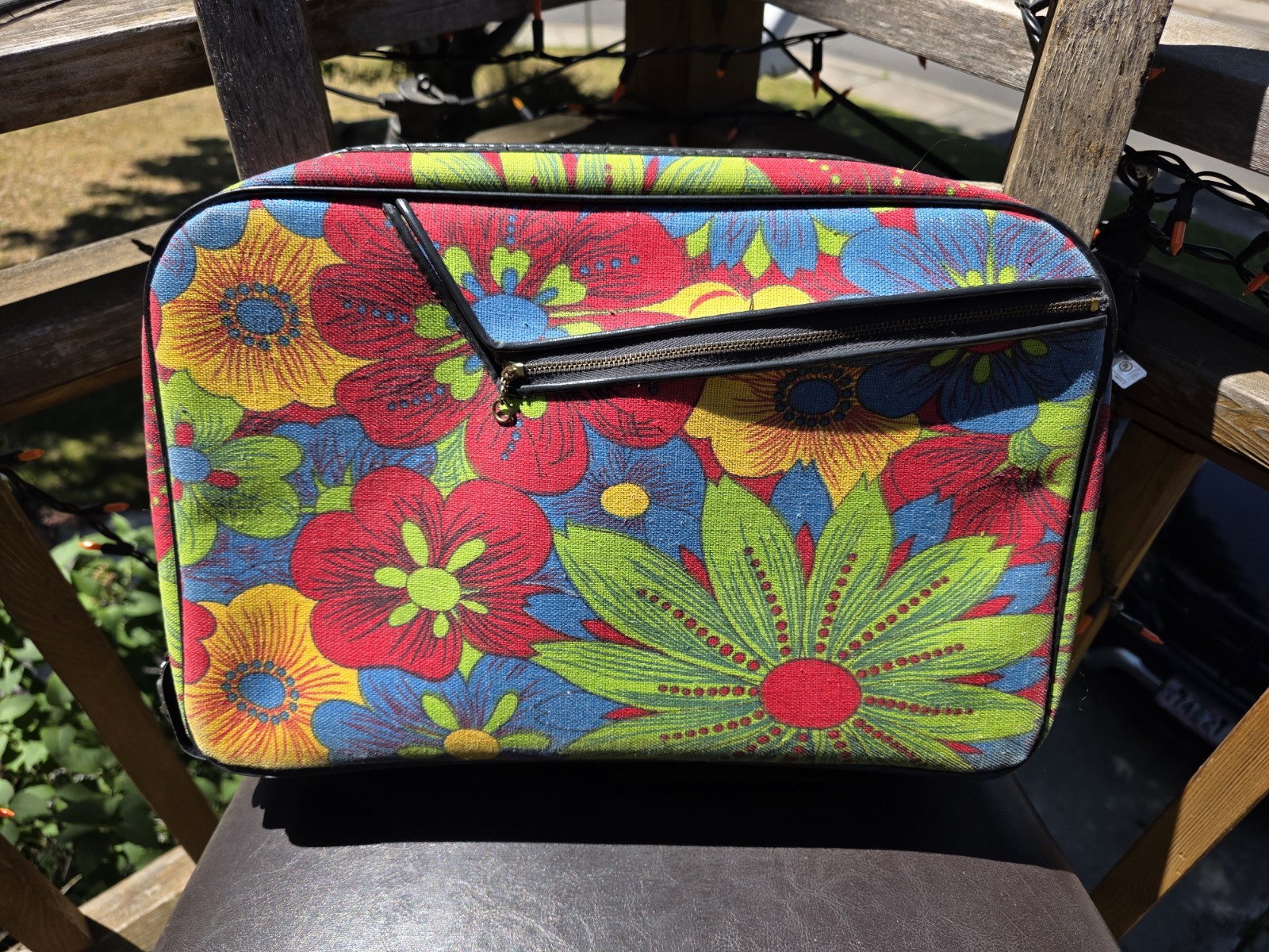 Vintage 60s 70s Child’s Floral Groovy Retro Overnight Bag Suitcase Luggage -FLAW