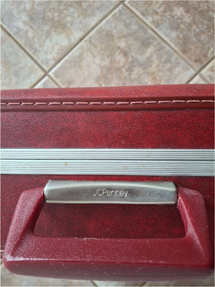 Vintage JCPenney Red Suitcase Set (3) w/Garment Bag (Preowned)