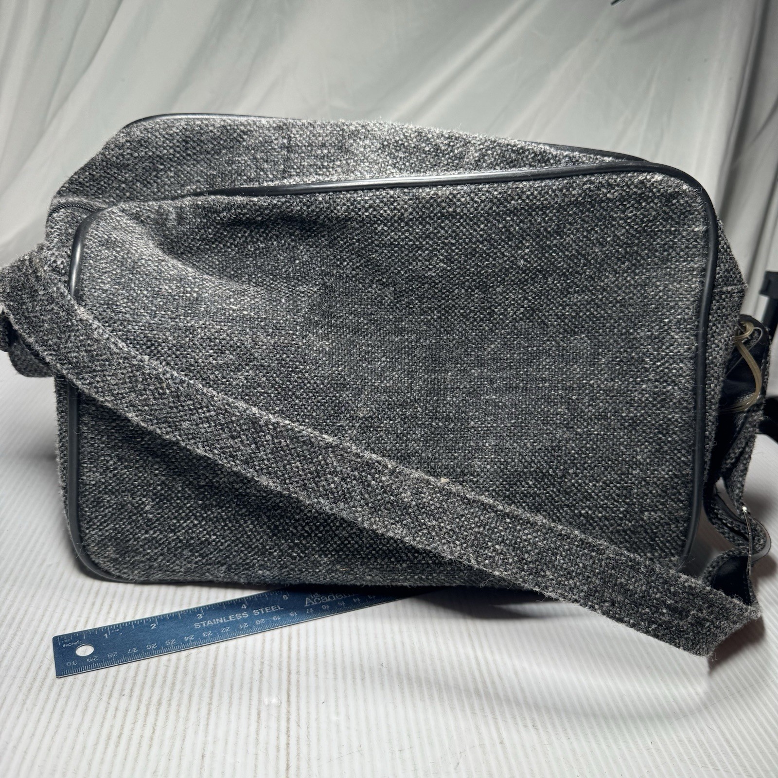 VTG PIERRE CARDIN Luggage Bag / Sachel w Shoulder Strap Tweed Black / Gray READ