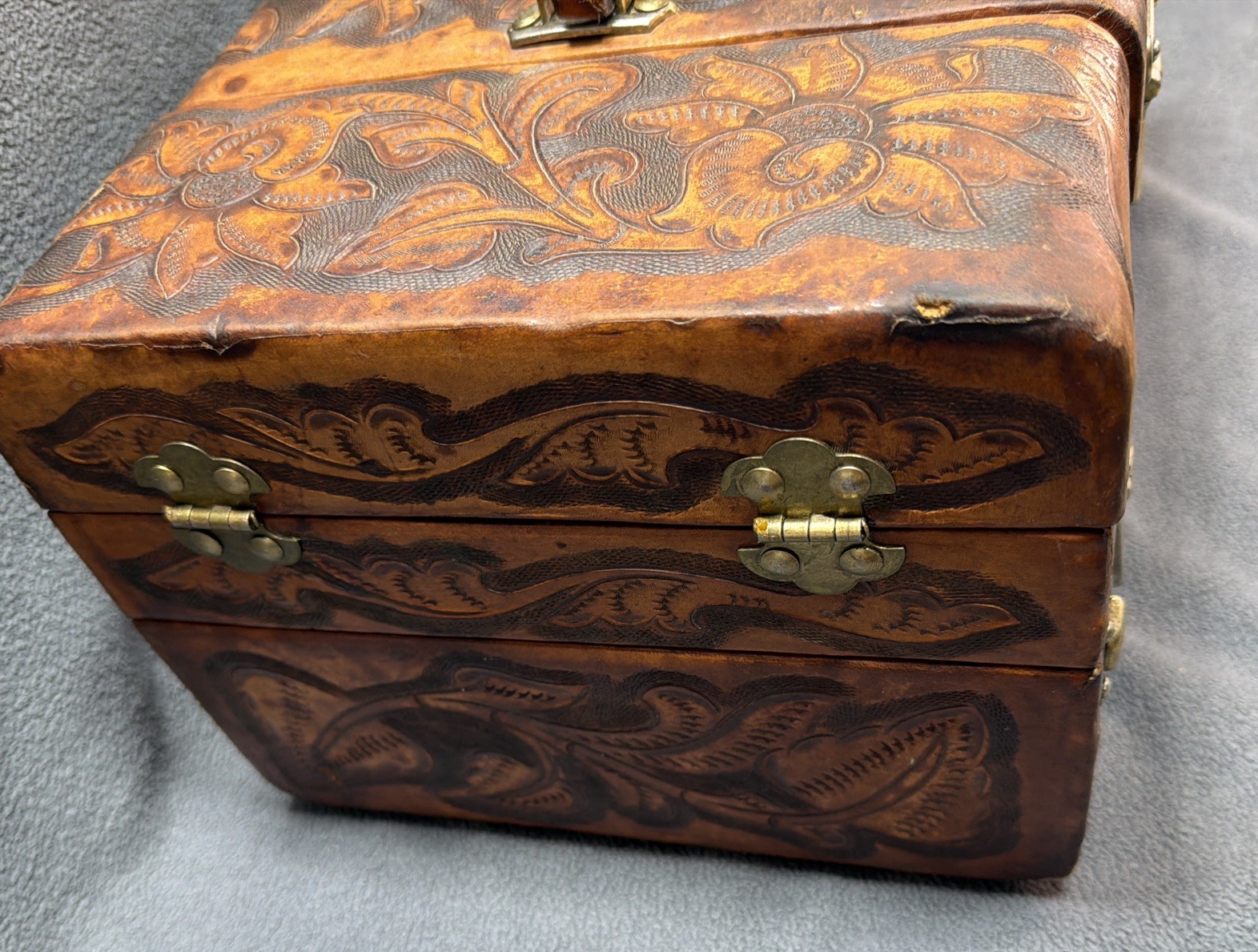 Vintage La India Bonita Mexico Tooled Train Case Leather Travel Vanity Carved