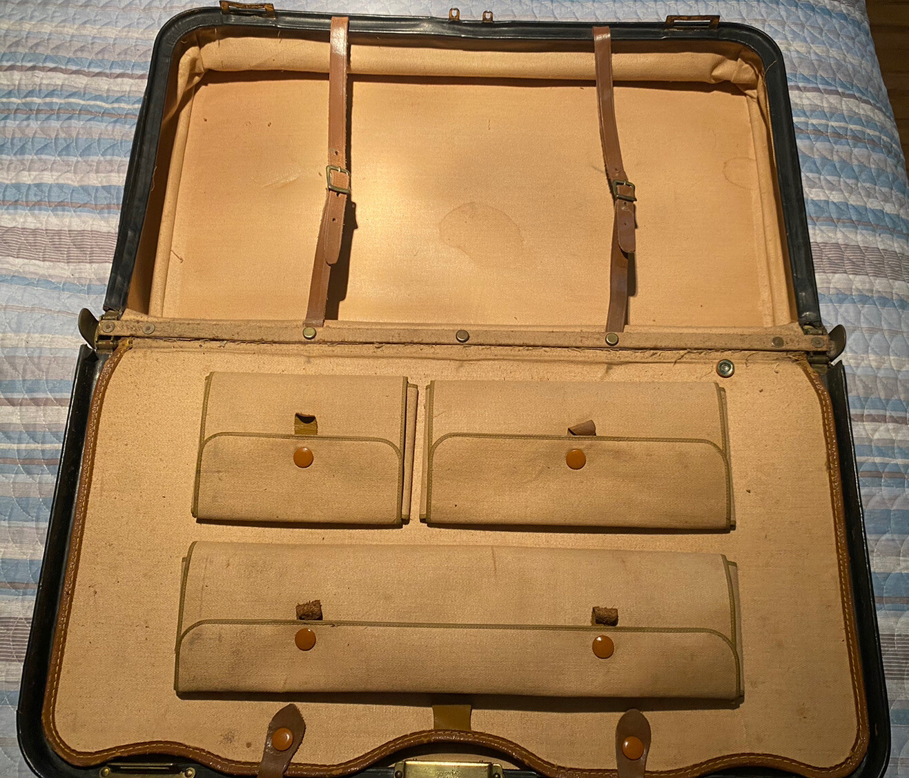 Travel Large Leather Suitcase For Clothes Vintage antiques Retro Old Rare Accs