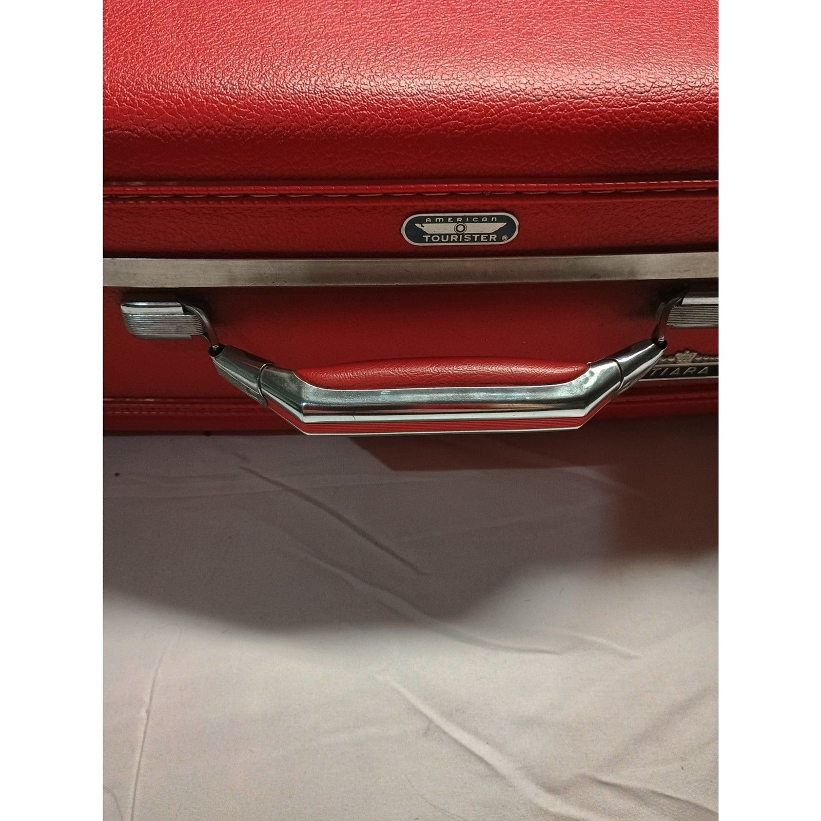 Vintage Red American Tourister Tiara 21in suitcase with key