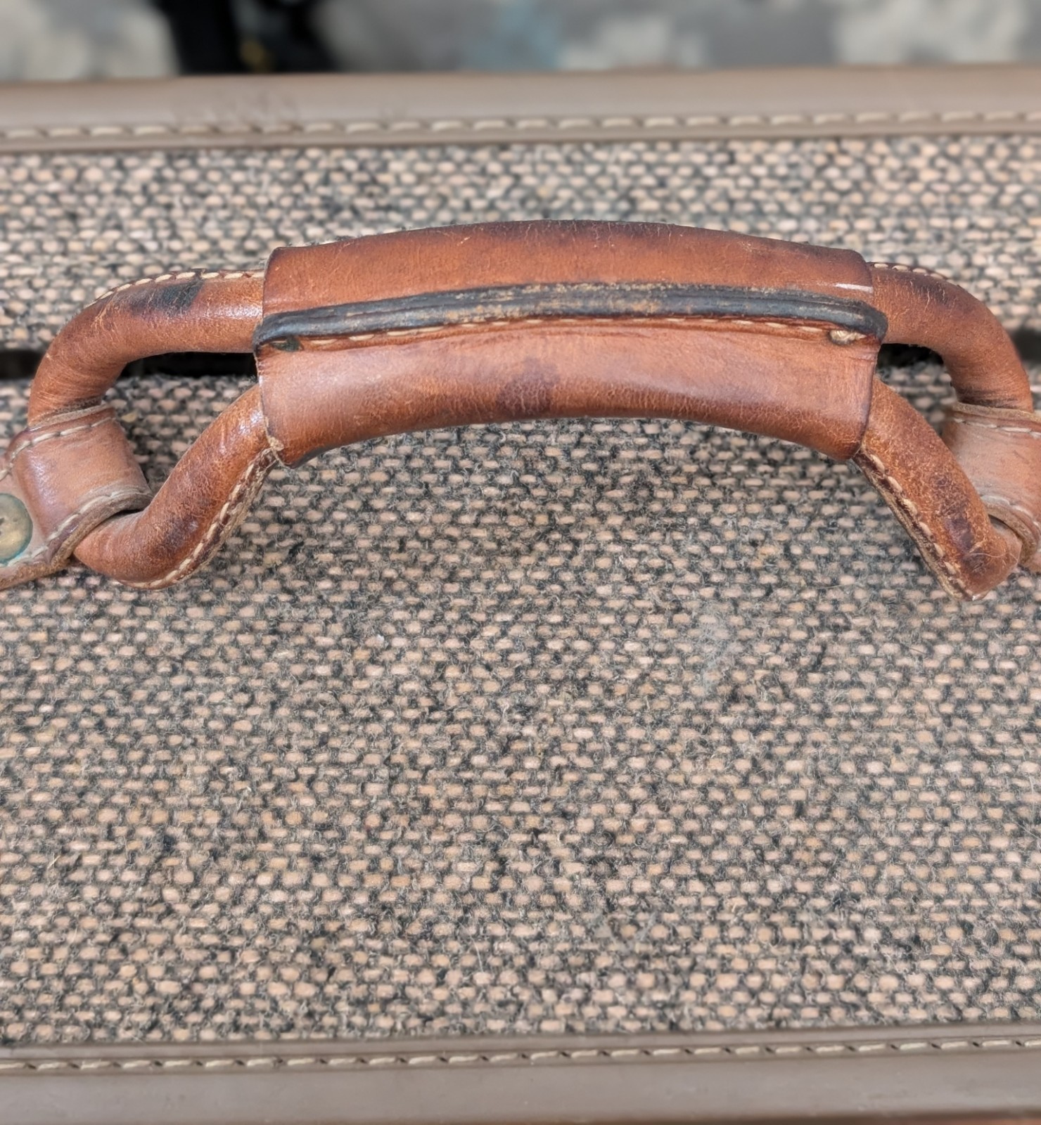 Vintage Hartman Tweed & Leather Suitcase Luggage With Key Toilet Fabric Inside