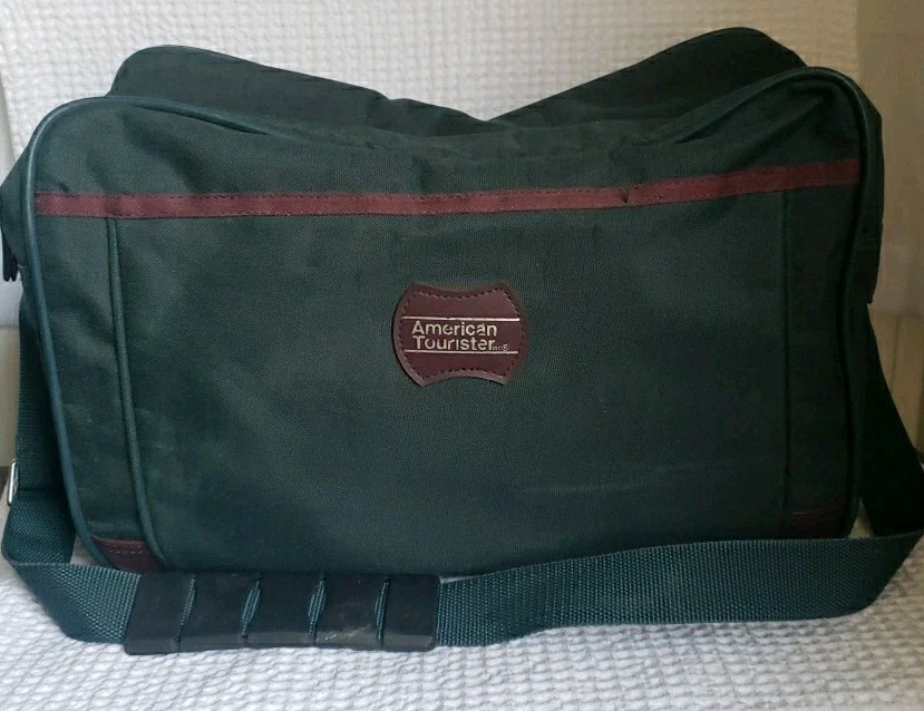 VTG American Tourister Green Soft Side Carry On Overnight Bag Adj Shoulder Strap