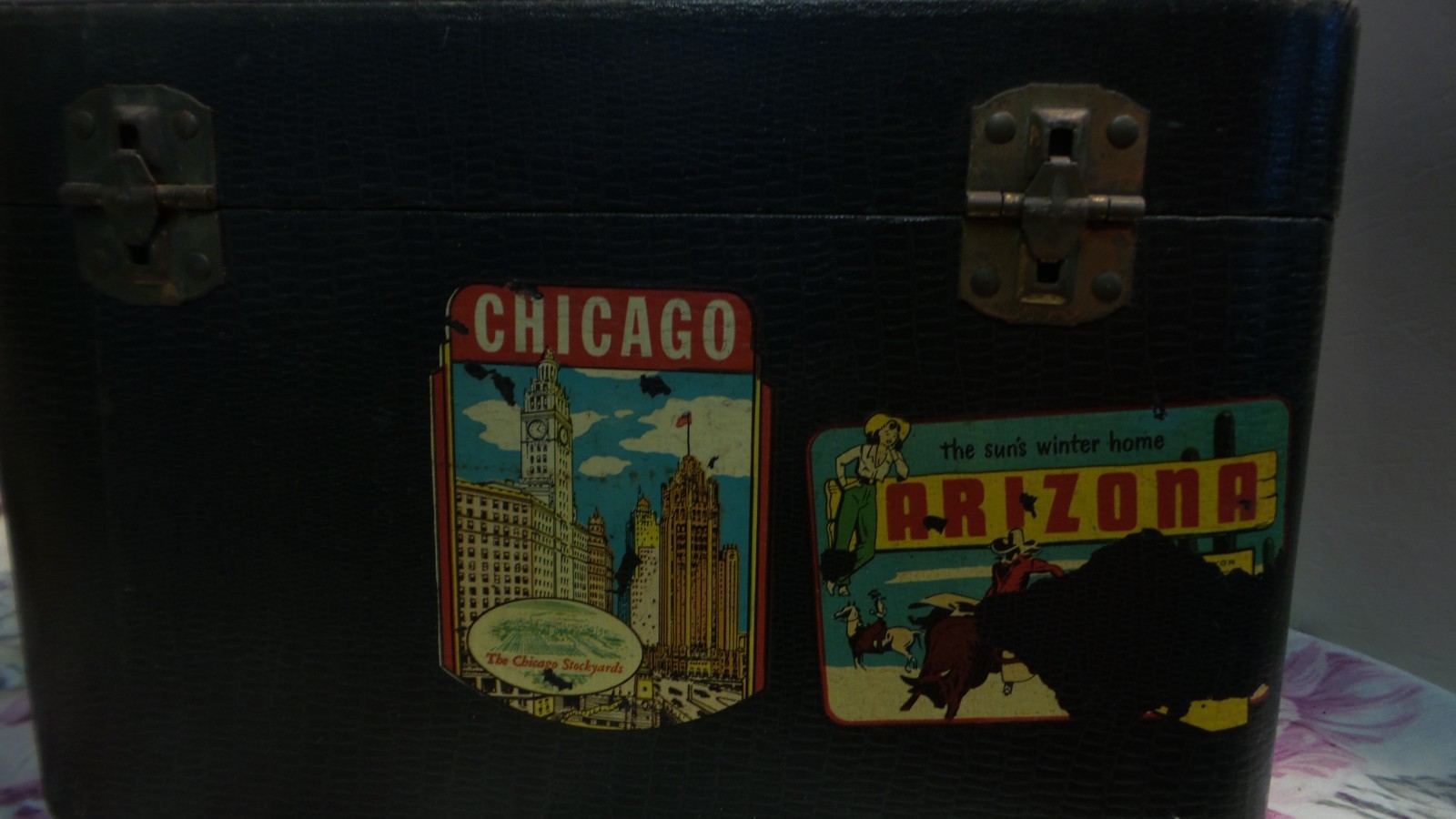 Vtg 50’s Congress Luggage Cosmetics/Makeup Suitcase VTG SticKER DECALS 12x7x8