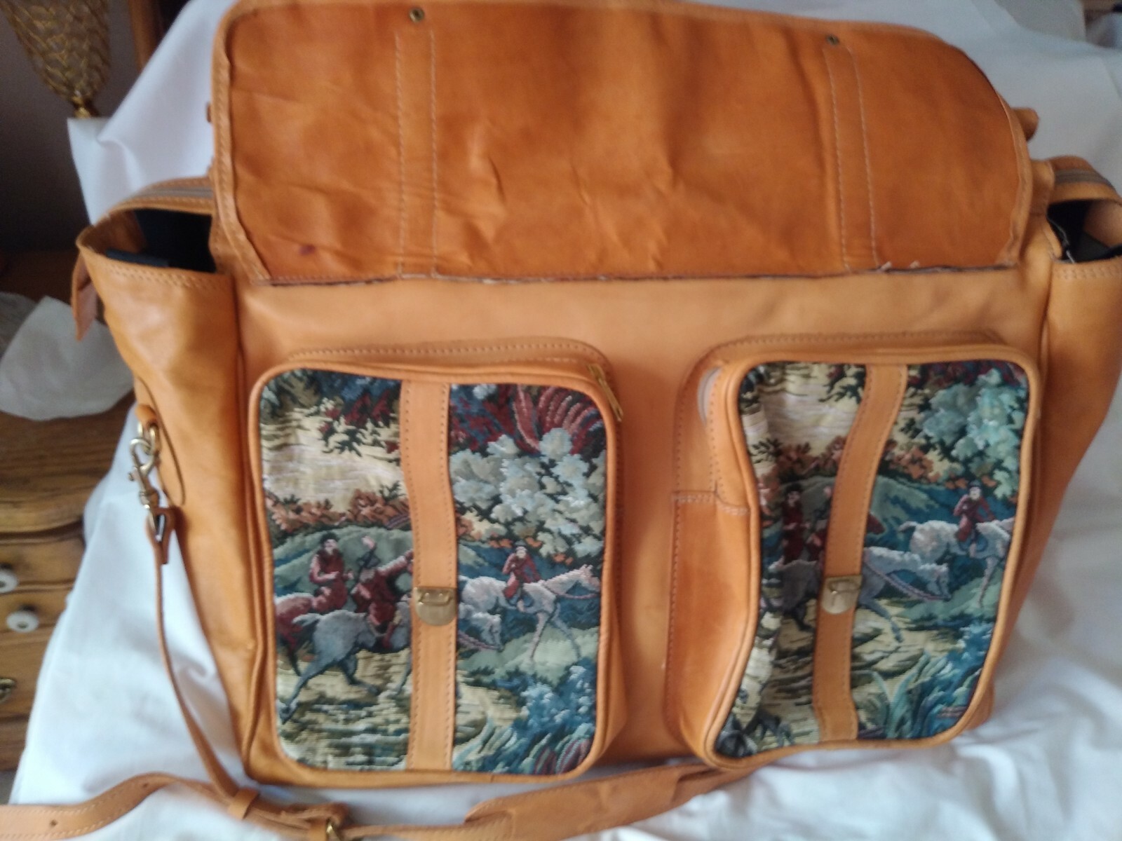 BEAUTIFULLY CRAFTED Vintage Paraguay Hunting Tapestry & Leather Large Travel Bag