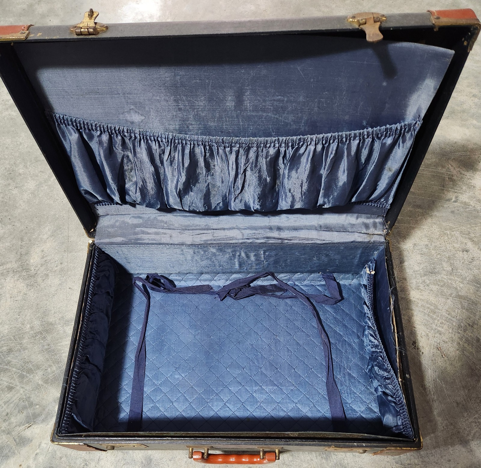 Antique Vintage SUITCASE 1900s Travel Luggage Black Brown Blue D’Addario Strings
