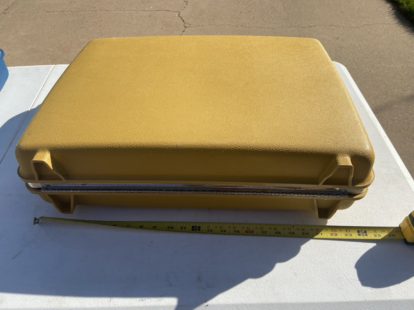 Vintage Gold Large Samsonite Saturn II Luggage Suitcase Hard Shell W/ Key 24×18
