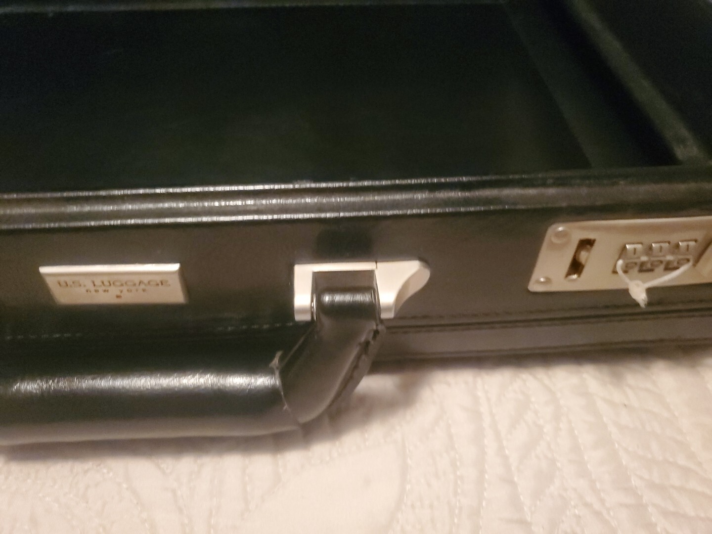 VINTAGE US LUGGAGE NEW YORK BLACK LEATHER HARD SHELL BRIEFCASE COMBINATION STRAP