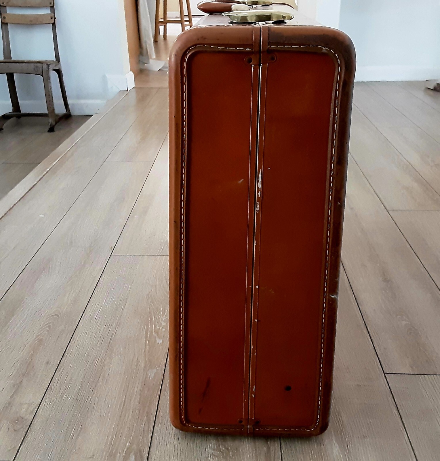 Vintage Samsonite Large 24″ Tan brown Leather Hard Shell Suitcase/Luggage