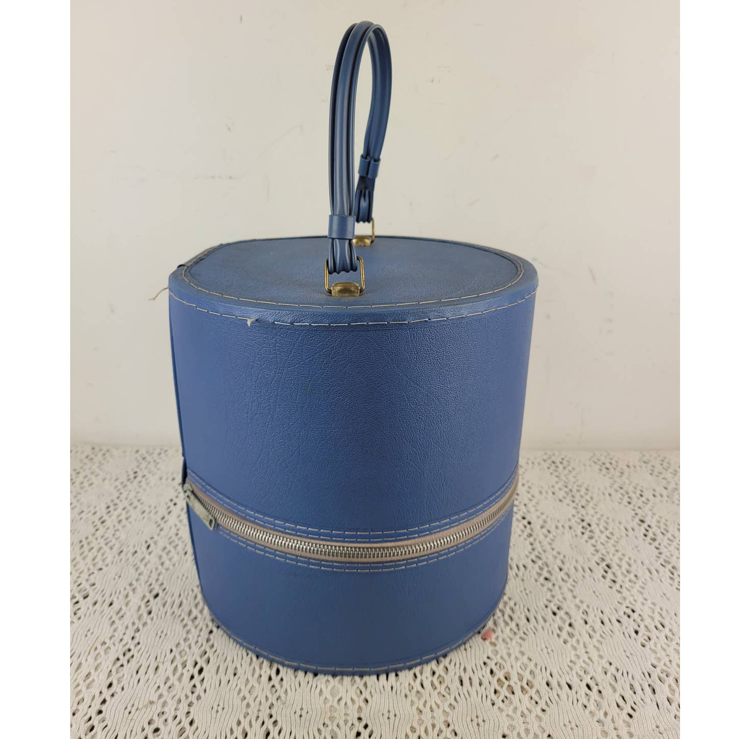 Vintage 1950s / 1960s Blue Retro Travel Hat or Wig w Handle Box Suitcase Luggage