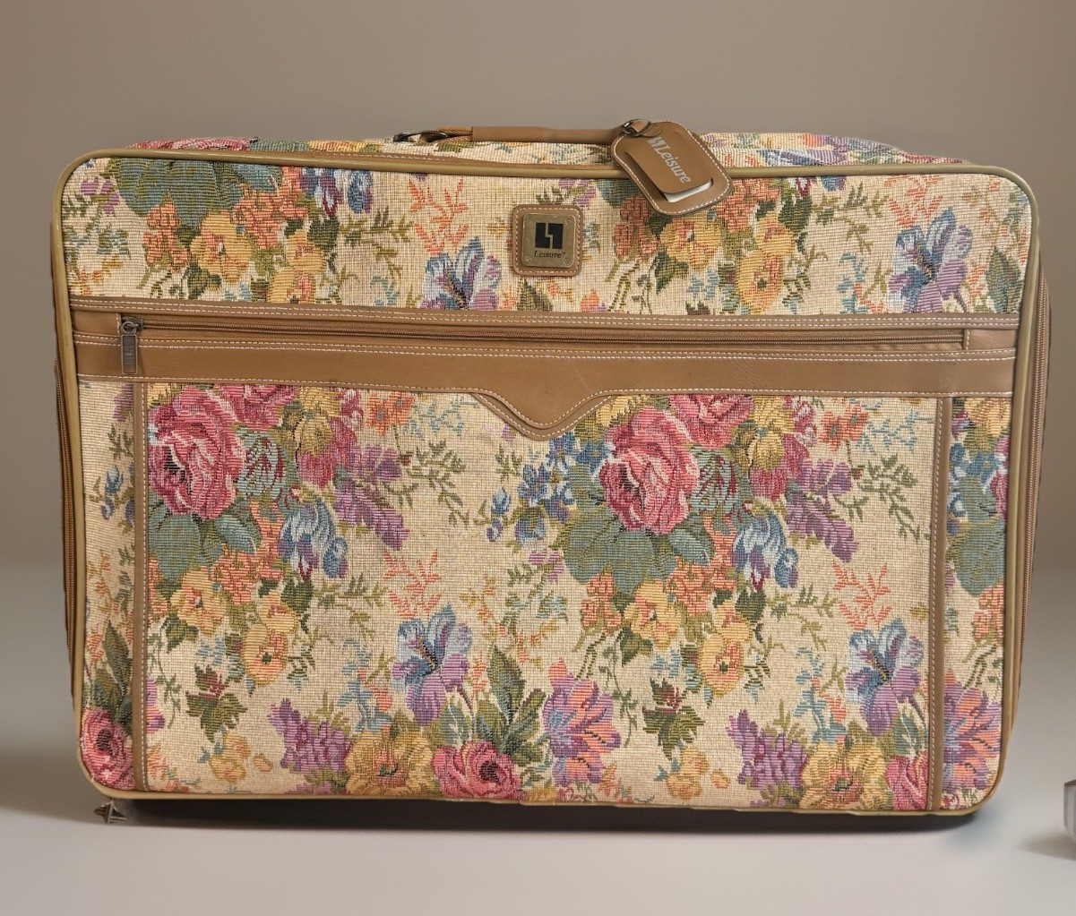 VTG Jordache Floral Tapestry Leisure Luggage Wheels Carry On Suitcase 70’s-80’s