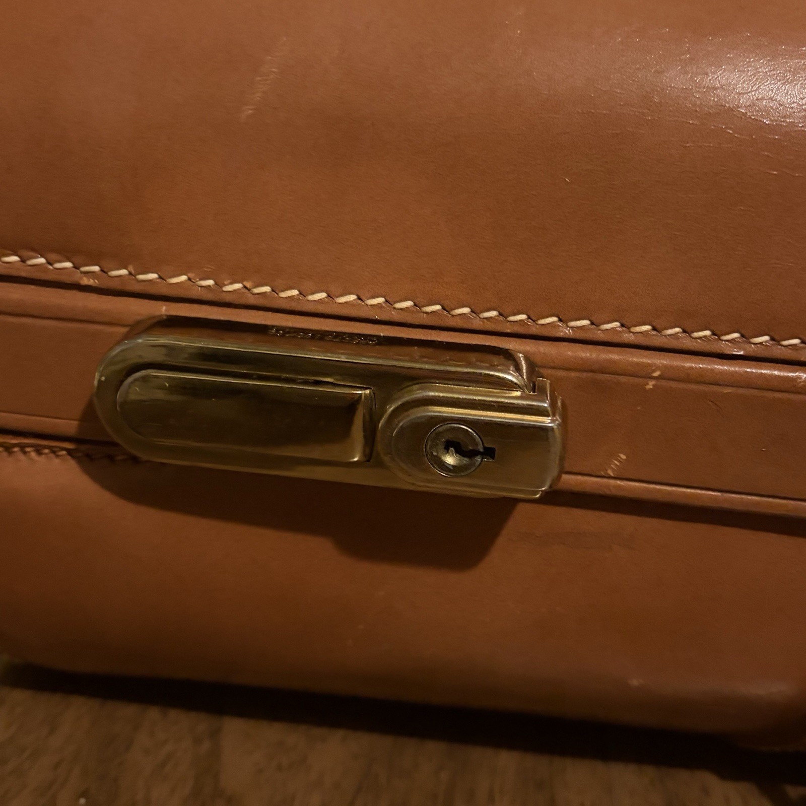 Leather Garment Bag Suit Carrier 22 Tan Brass Lock Travel Case Vintage