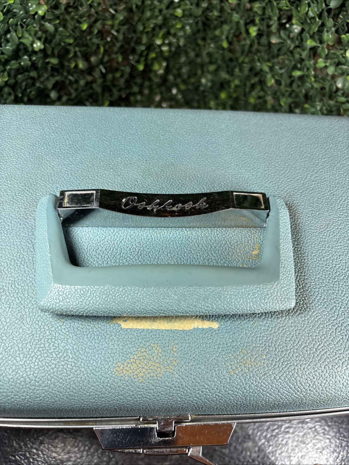 Vintage Oshkosh “None Finer Round The World” 14in Teal Train Makeup Case Luggage