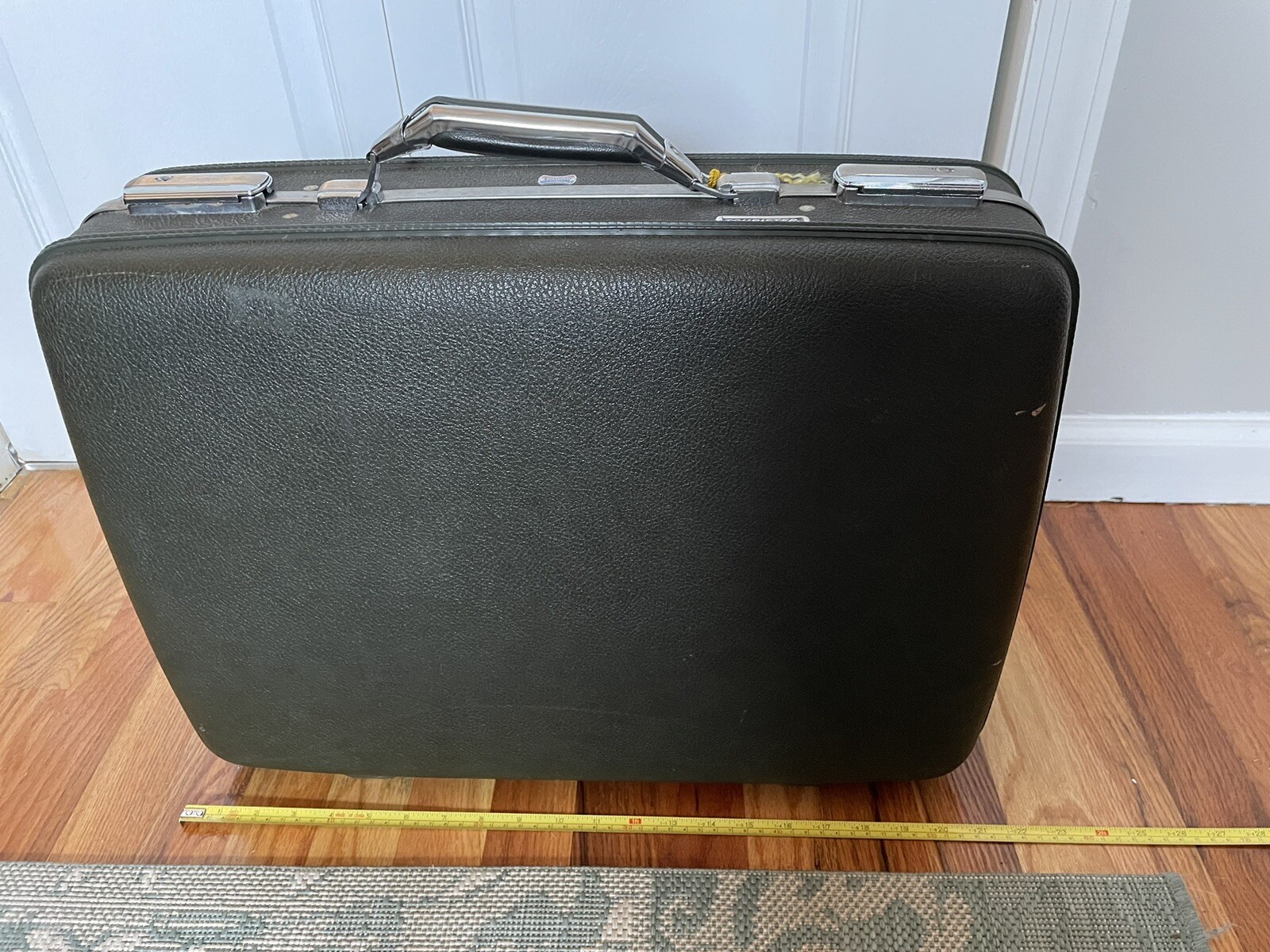 Vintage American Tourister Hard Shell Suitcase 22”x 17” Charcoal
