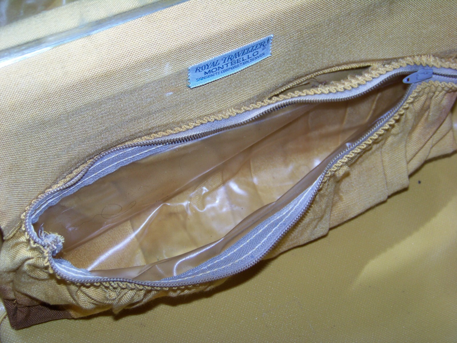 Vintage Samsonite Royal Traveller Montbello Hard Train Case – Gold