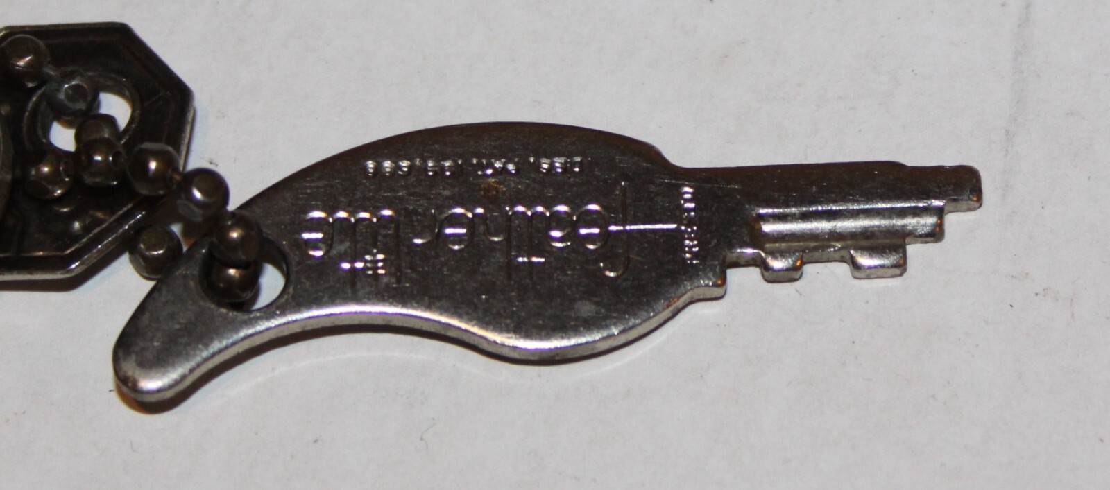 Vintage Presto Feather Lite Luggage Train Case Suitcase Key #1742
