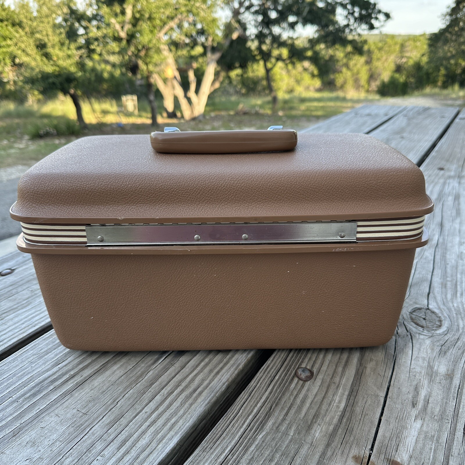 1970s Concord Samsonite hard brown cosmetic carry case,has tray, bag, mirror