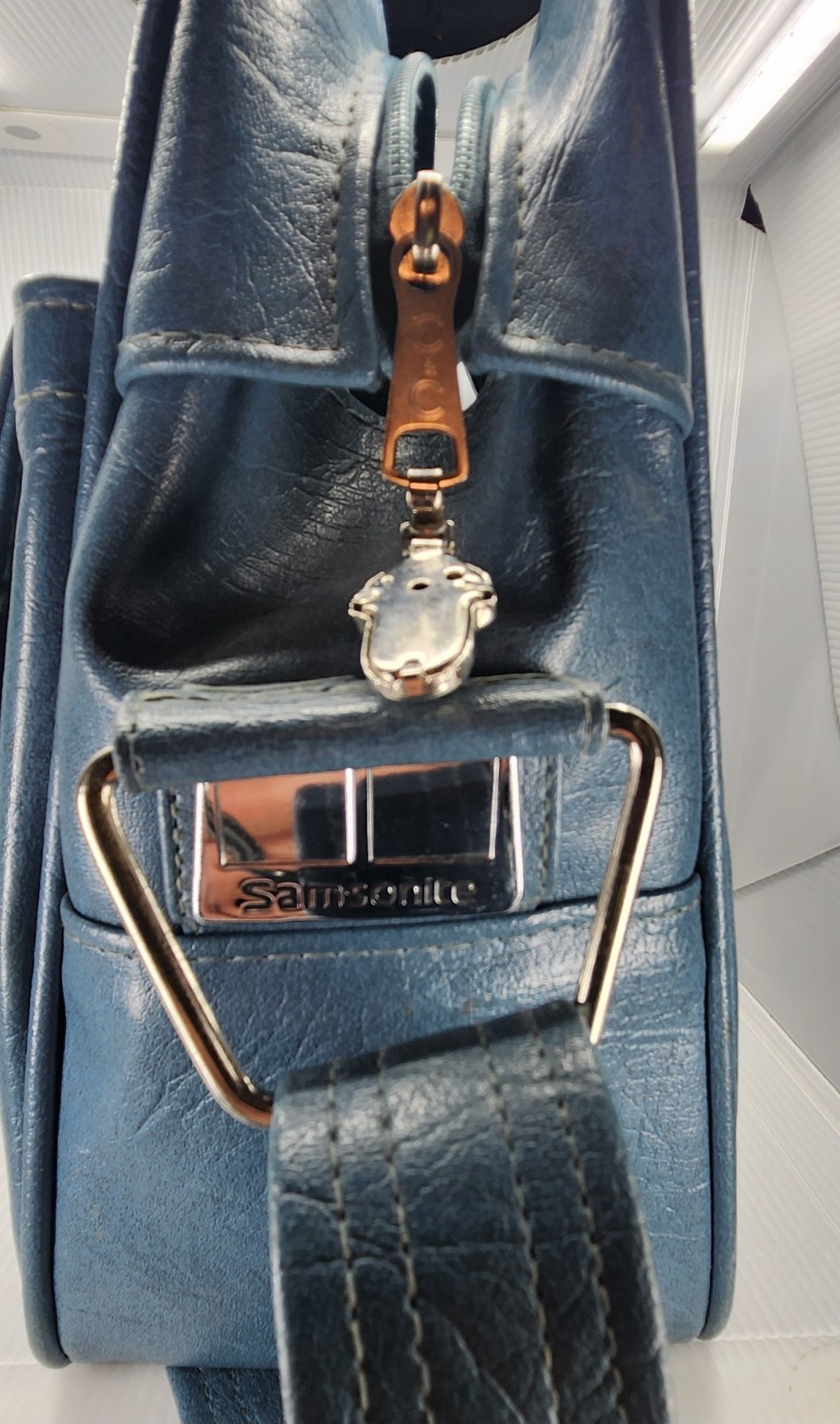 VINTAGE SAMSONITE ROYAL TRAVELER MEDALIST BLUE TOTE CARRY ON SHOULDER BAG