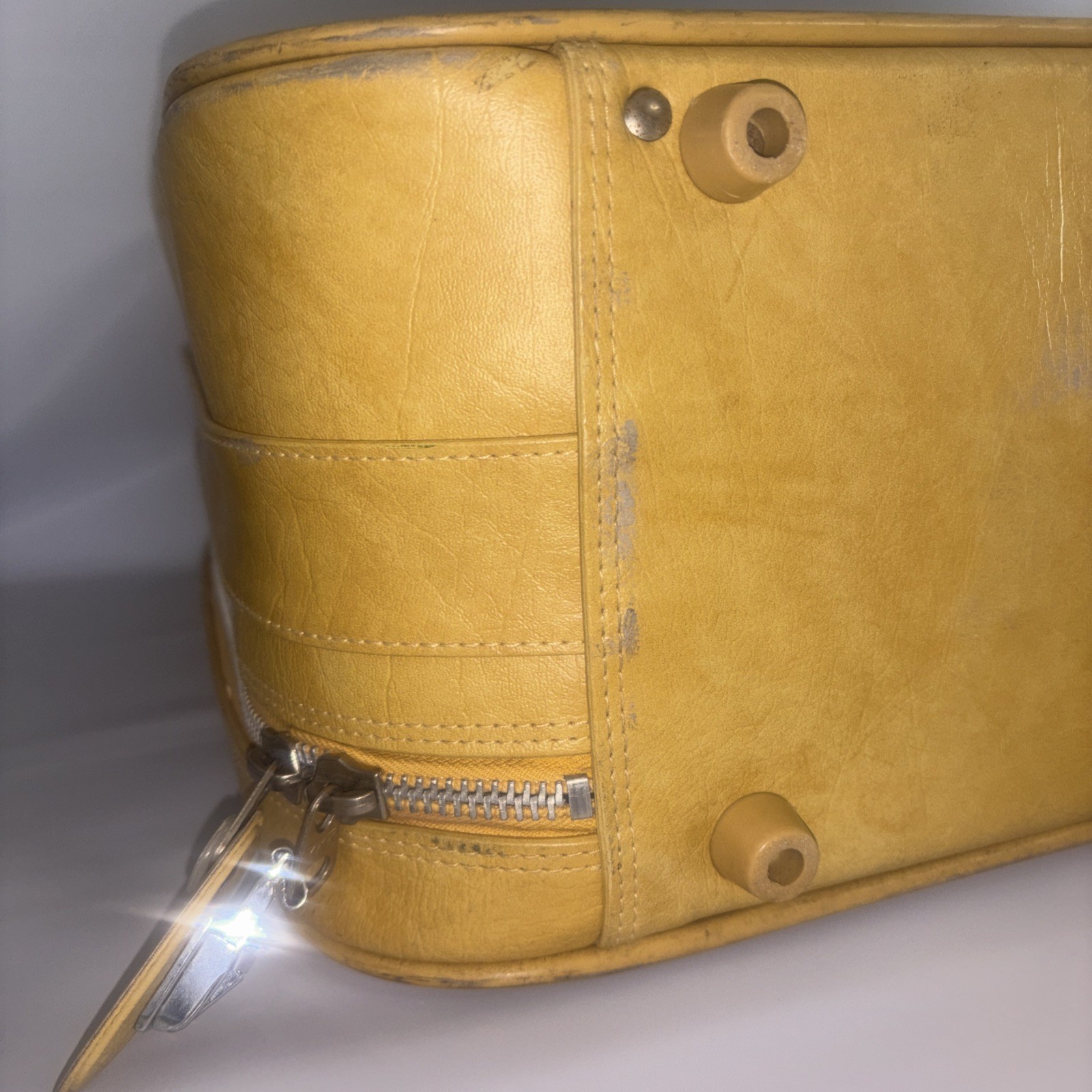 Vintage American Tourister 1975 Harvest Gold Soft Shell Suitcase 23x18x8
