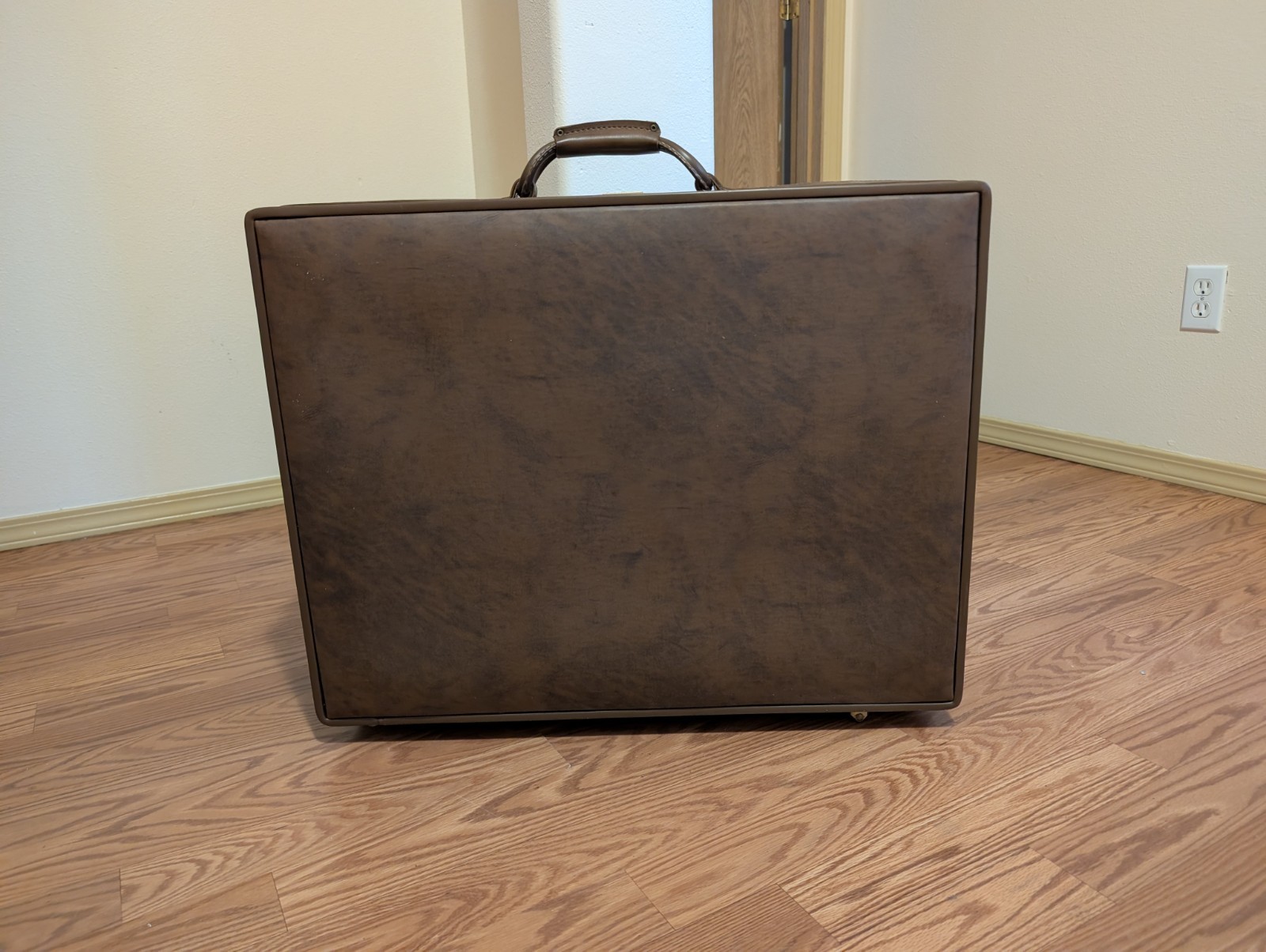 Vintage Hartmann Hard Shell Leather Suitcase Dark Brown / Paisley 26″x20″