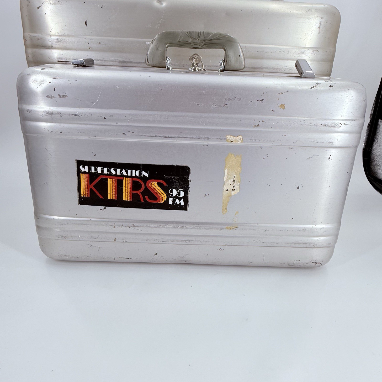 2 Vintage Halliburton LA Aluminum Suitcase Cases 24x18x8 & 21x13x7 With Keys