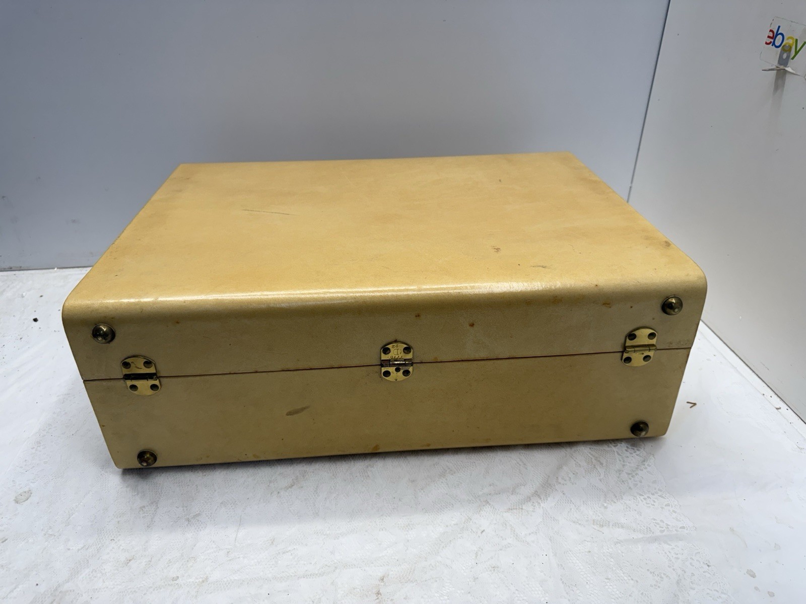 Rare Oshkosh Suitcase With Wooden Hangers, Key & Suitcase Cover 23”x18”X8”
