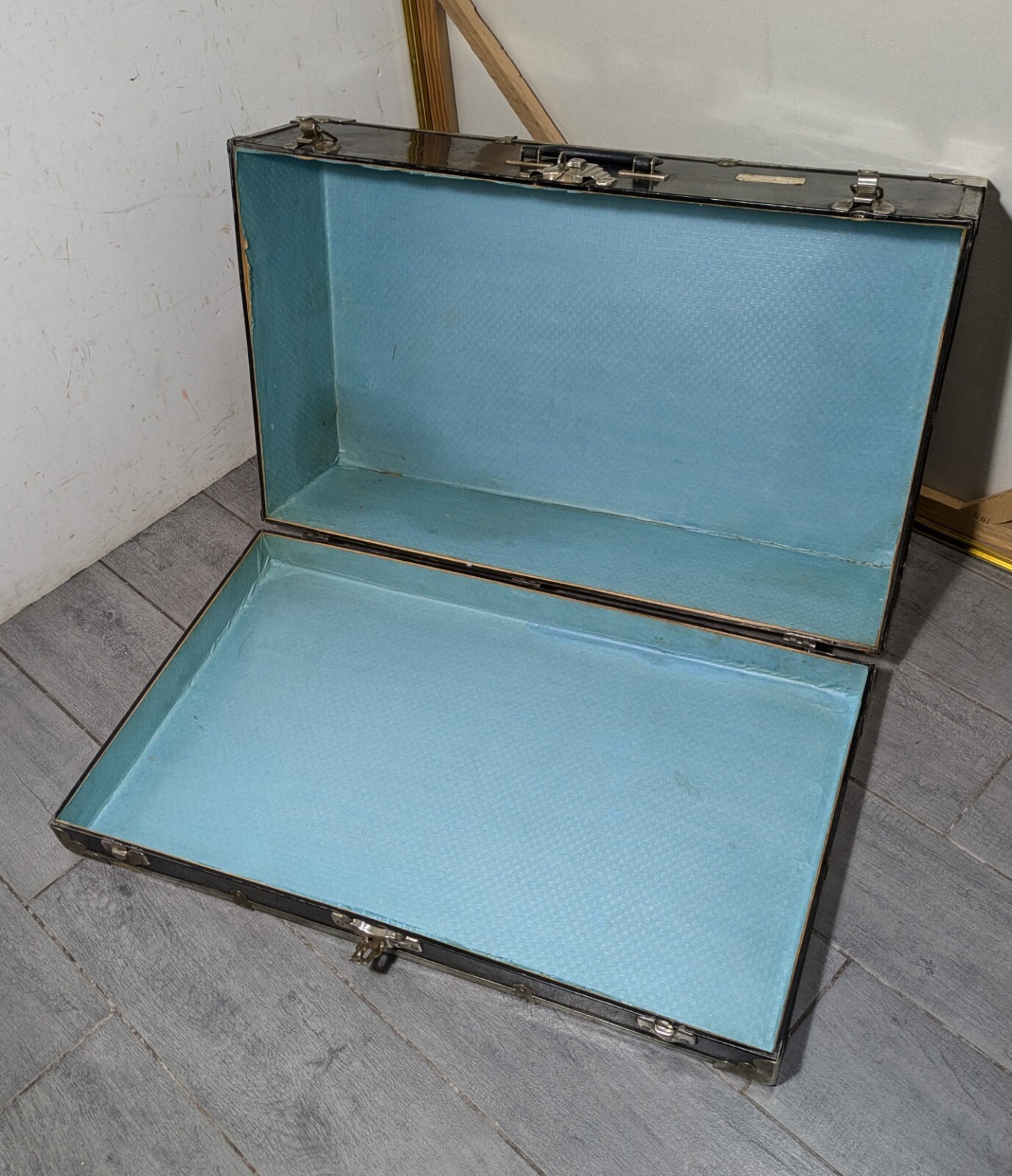 Vintage Art Deco Tin Metal Briefcase Suitcase Steamer Luggage B69