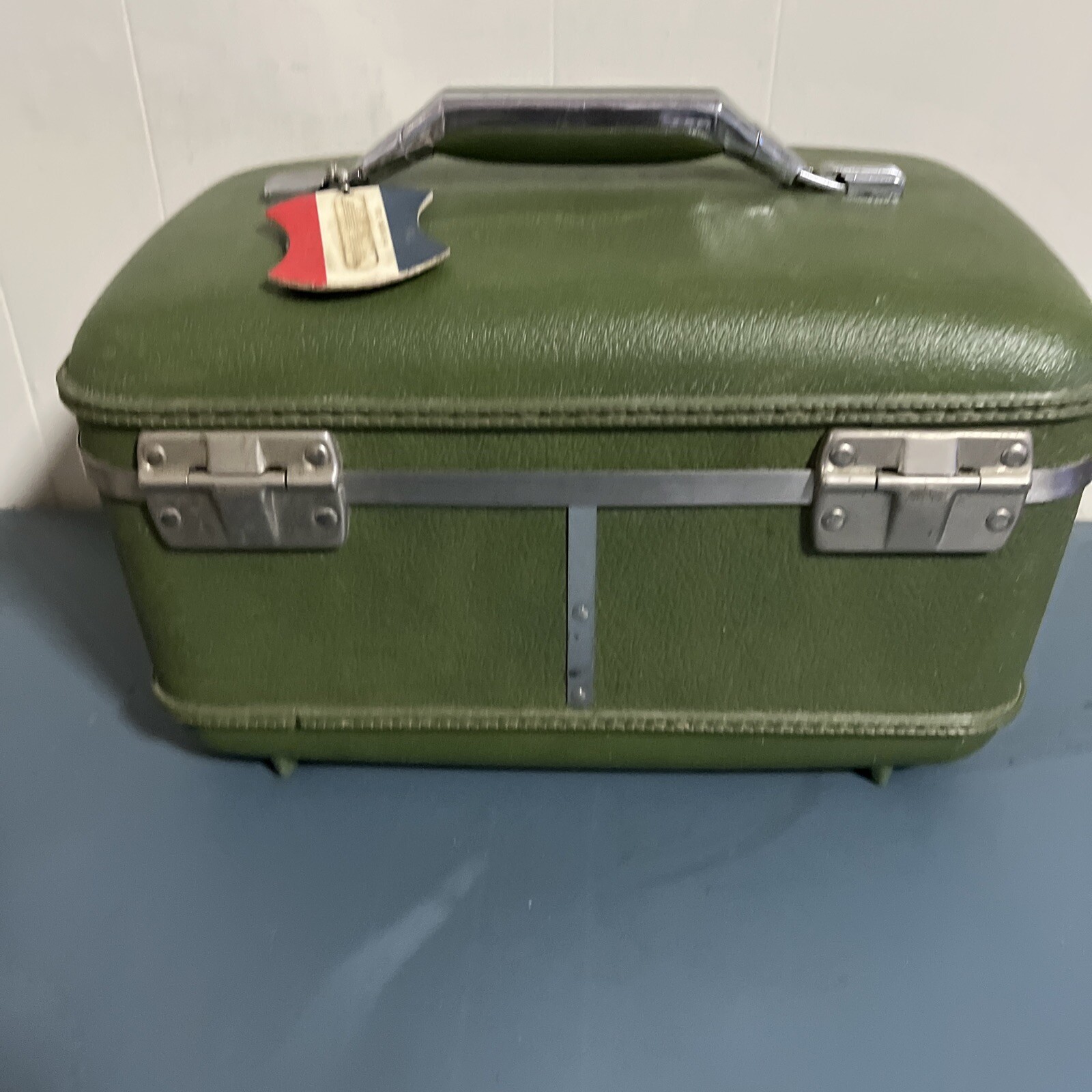VTG American Tourister Train Makeup Case Avocado Green Hard Shell Travel Key