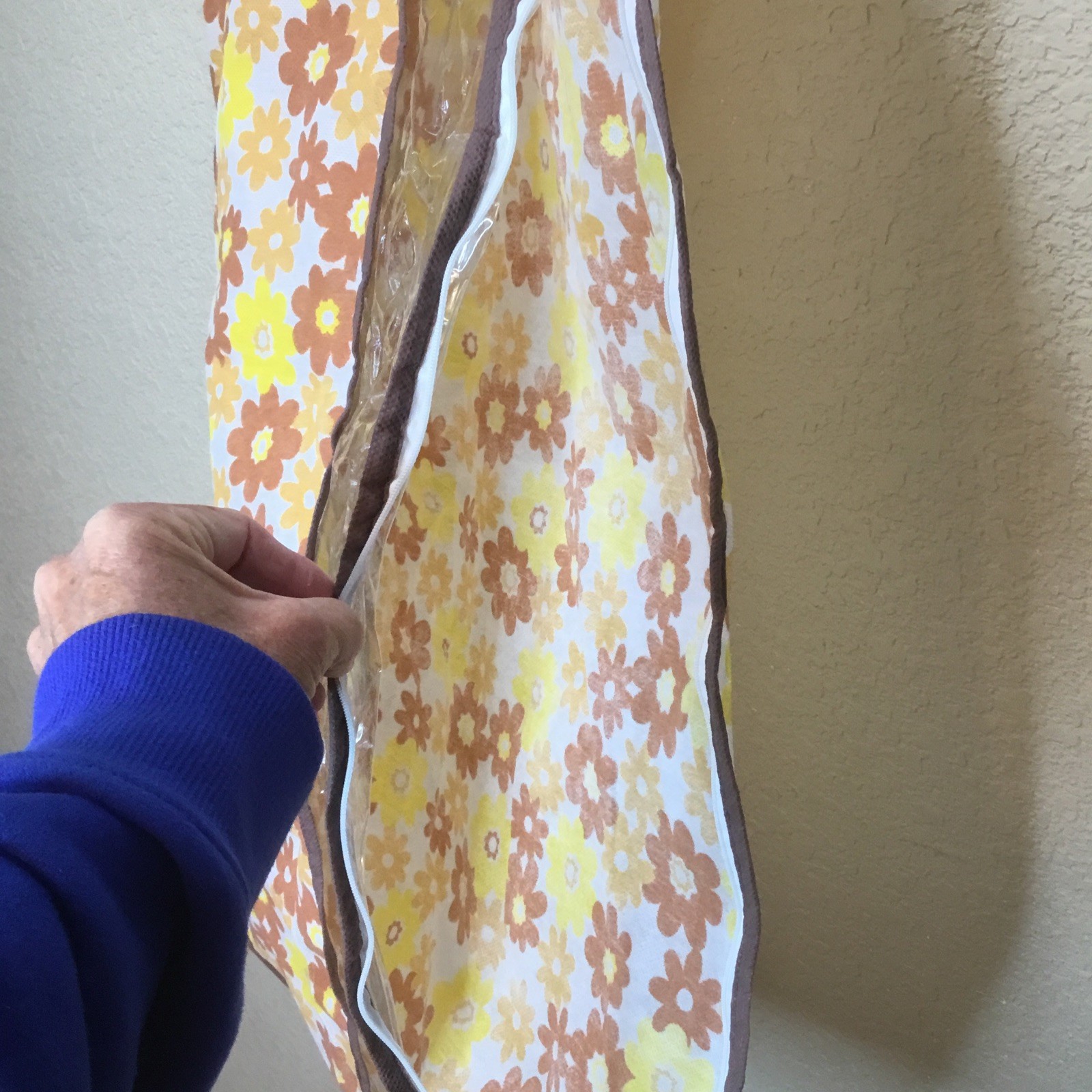 Vintage 1970s Yellow Brown Flower Power Garment Bag Zipper 35” Long x 23” Wide